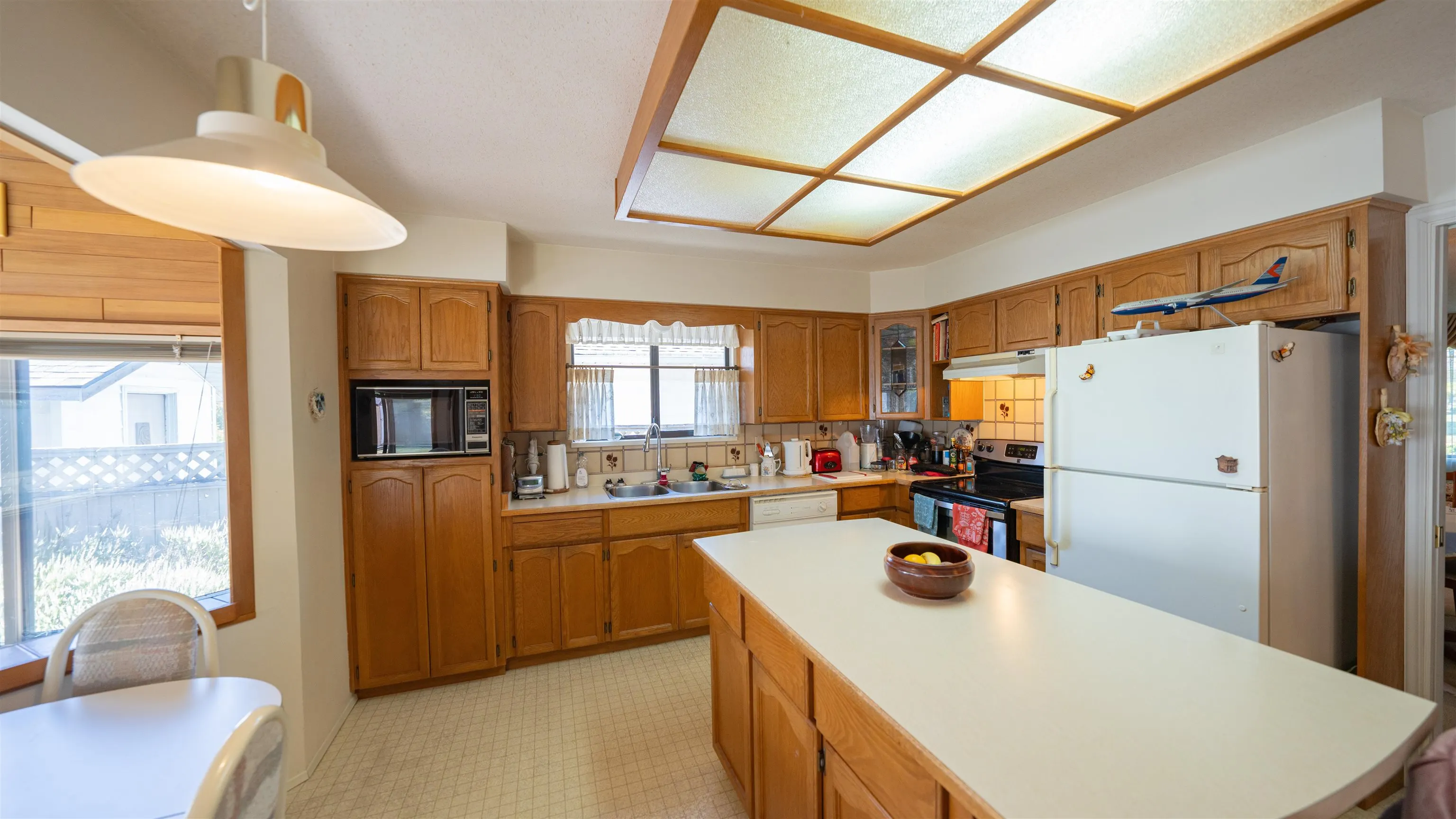 14076 19a Avenue