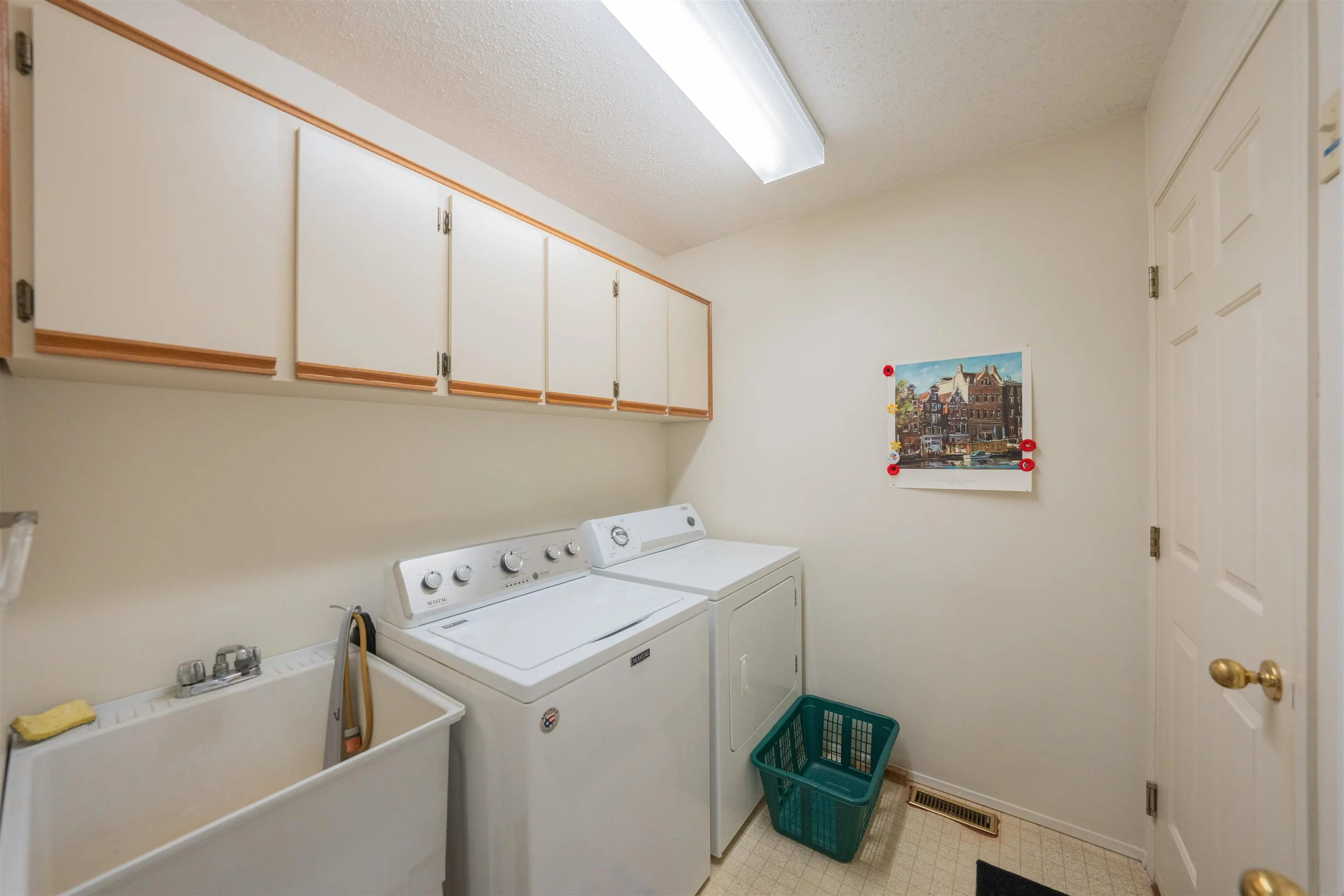 14076 19a Avenue