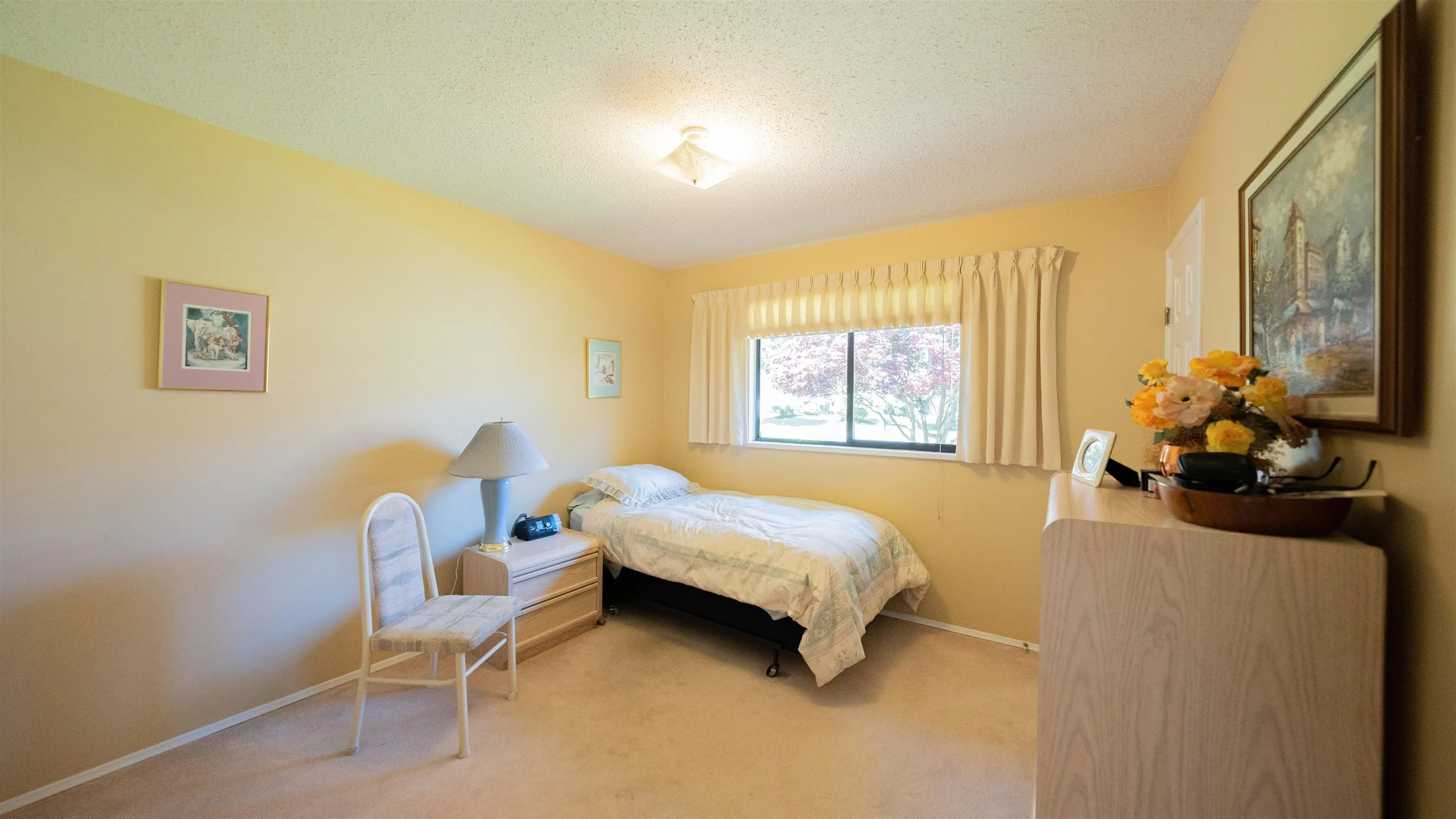 14076 19a Avenue