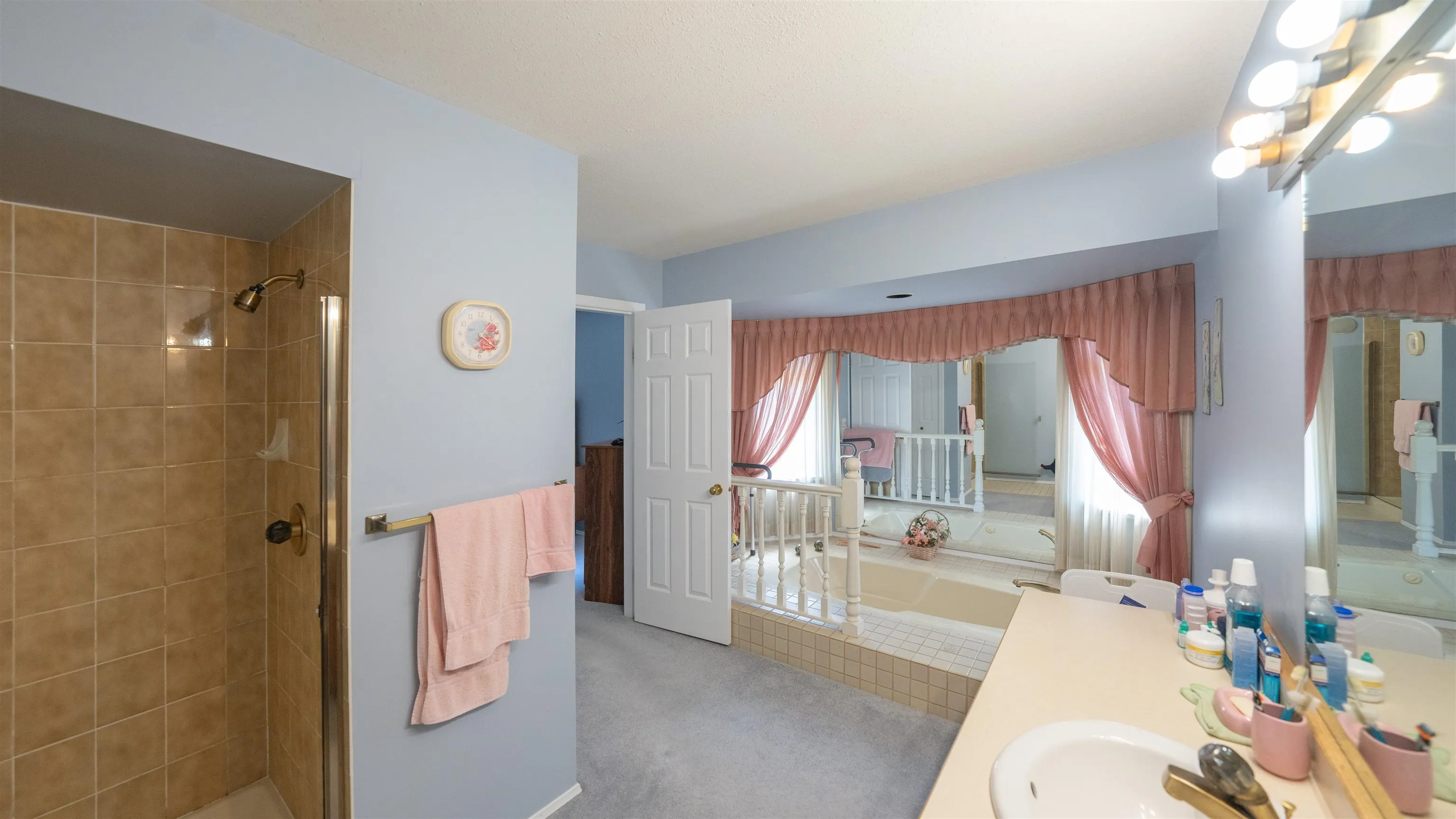 14076 19a Avenue