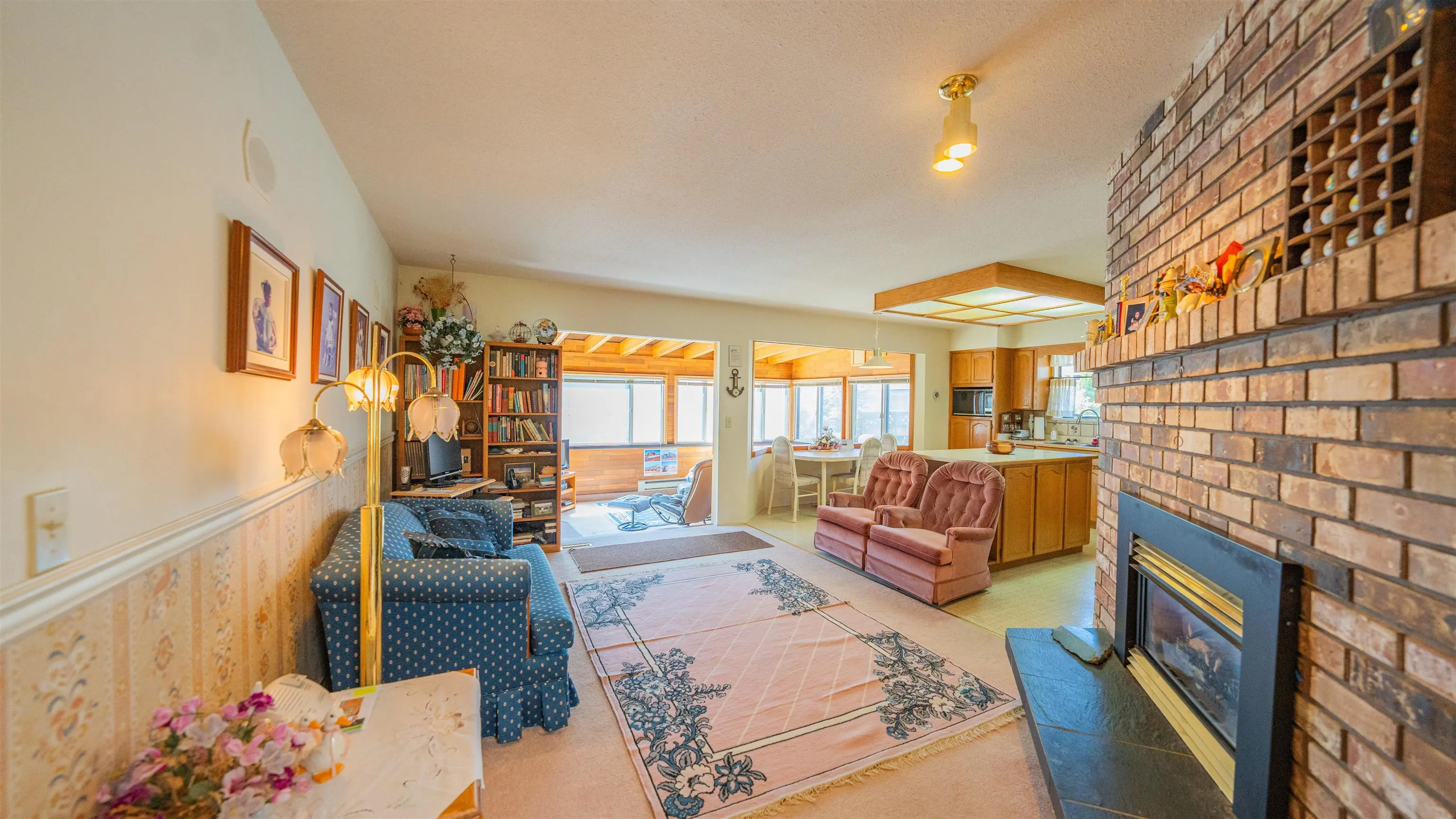 14076 19a Avenue
