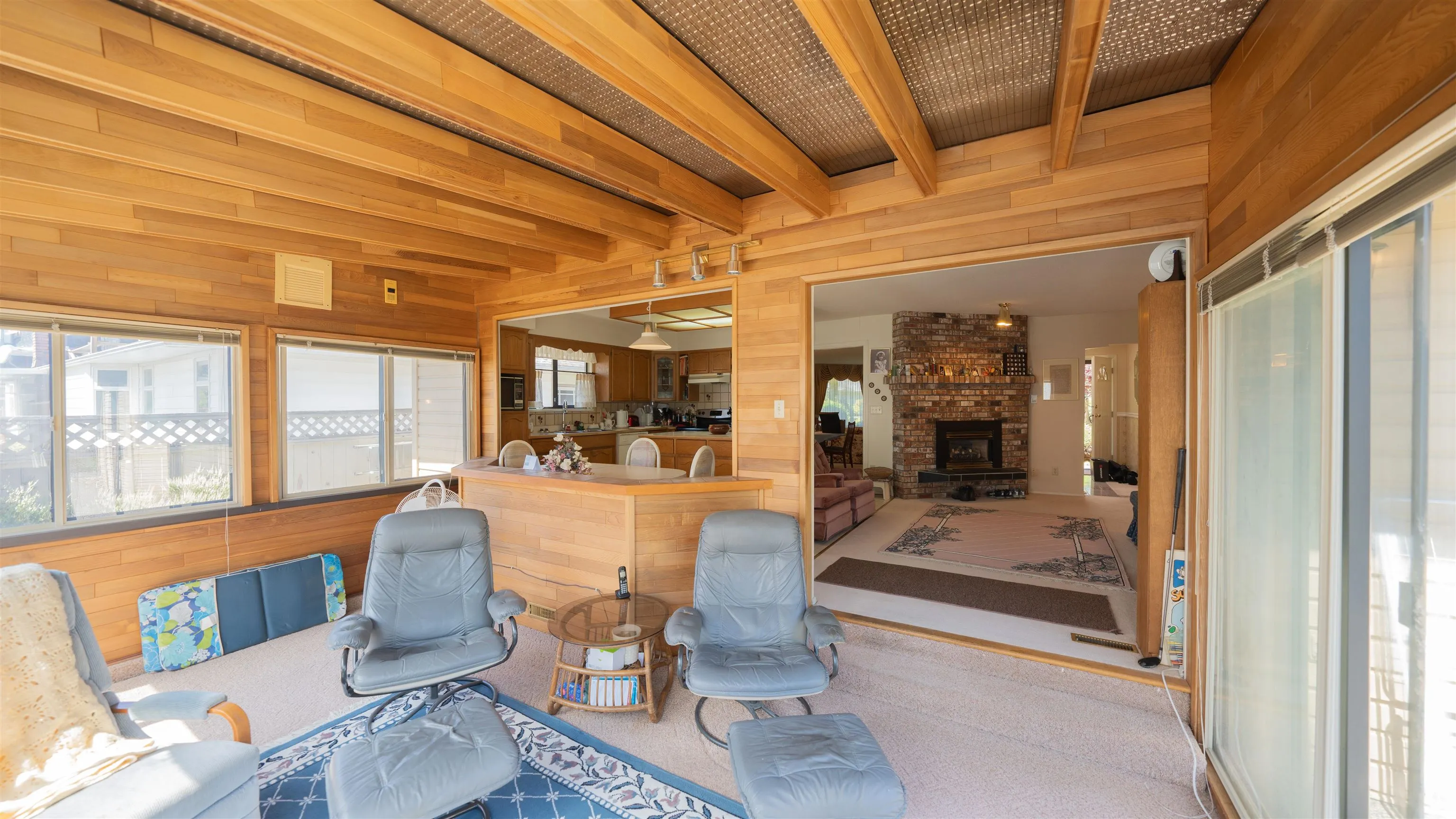 14076 19a Avenue