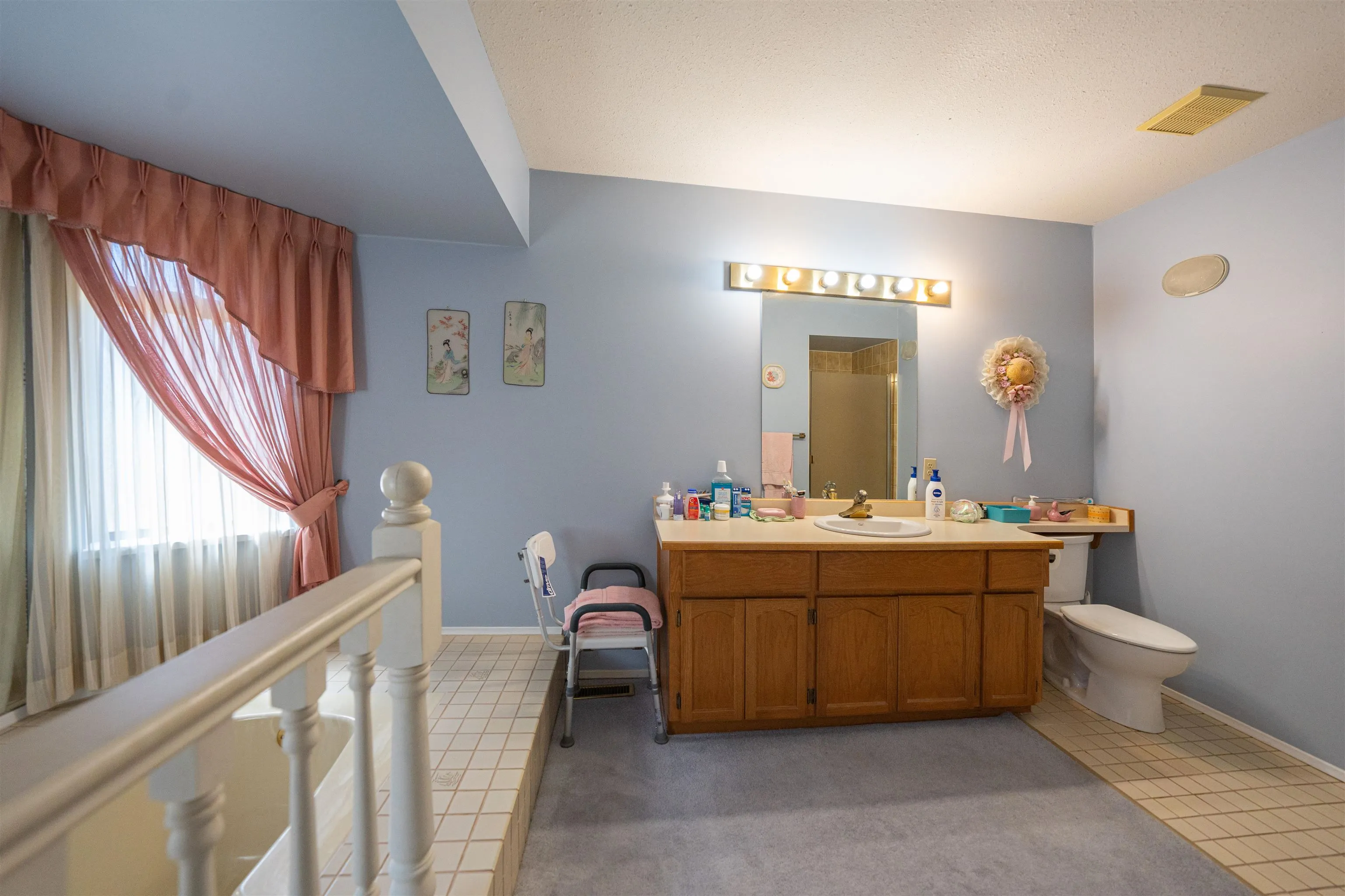 14076 19a Avenue