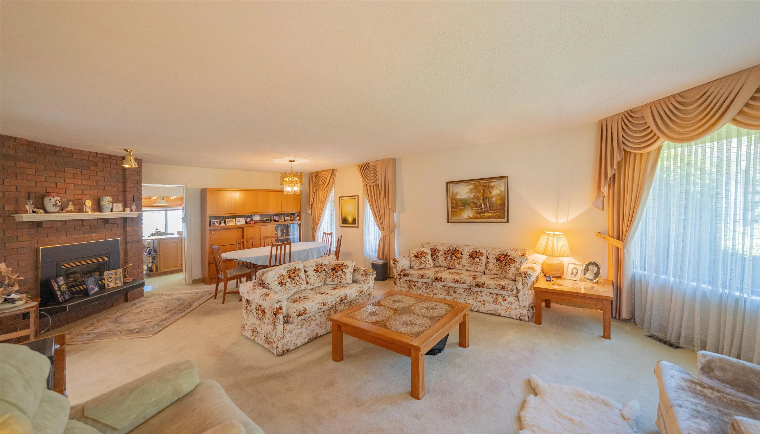 14076 19a Avenue