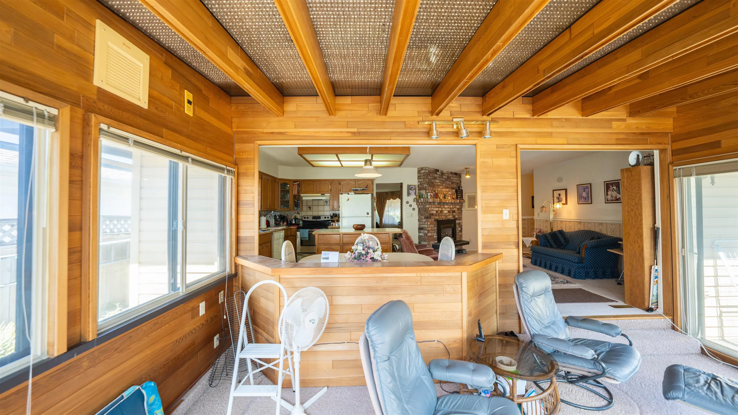 14076 19a Avenue