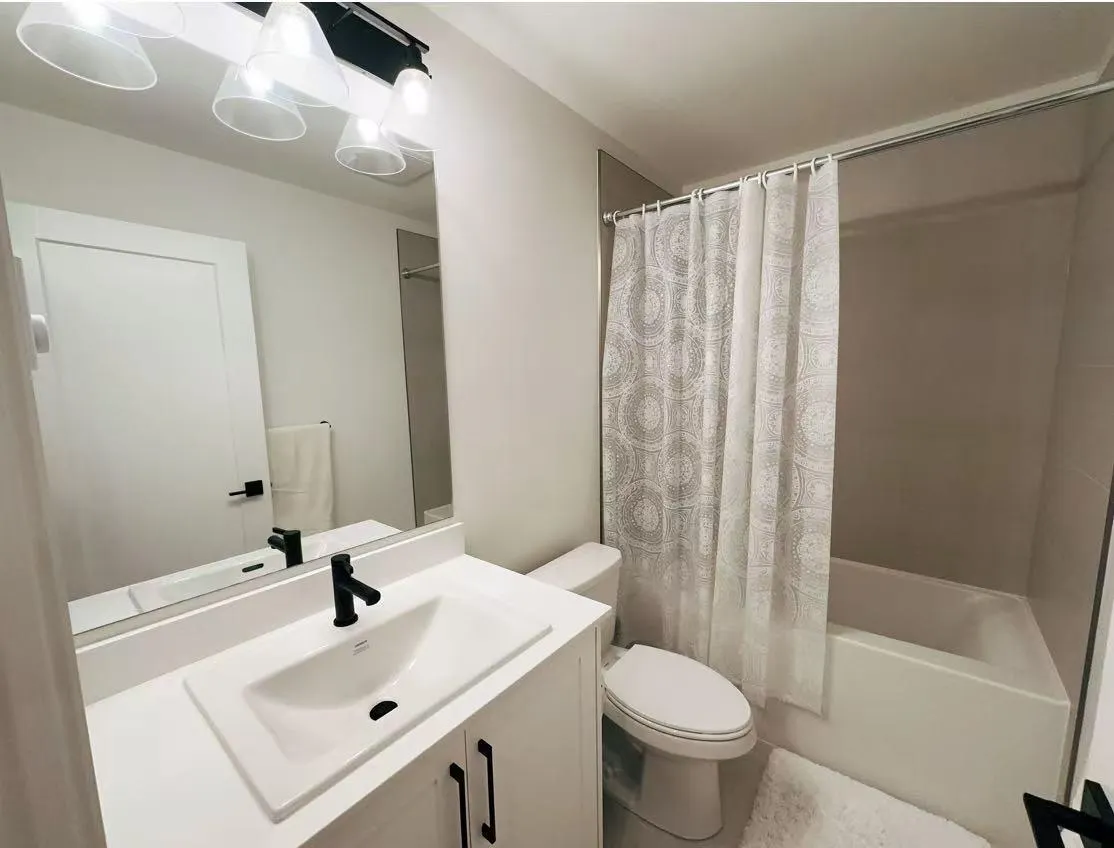 BASEMENT 196XX 76a Avenue