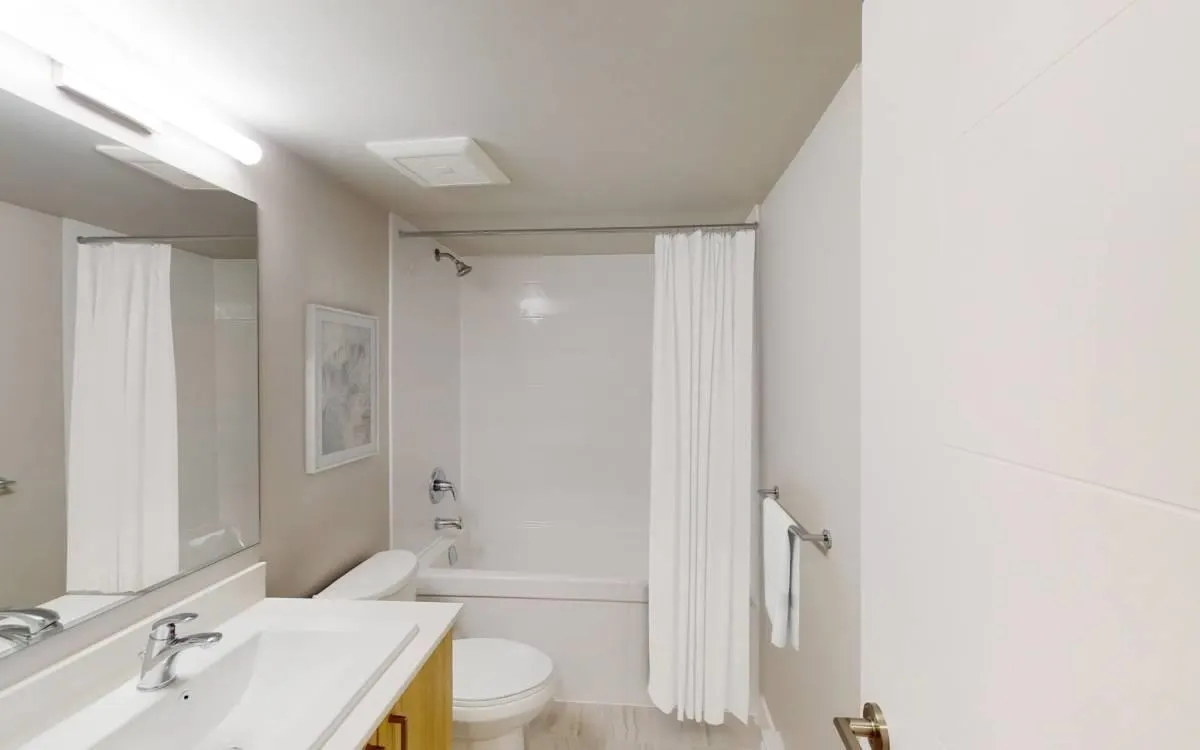 312 408 East Columbia
