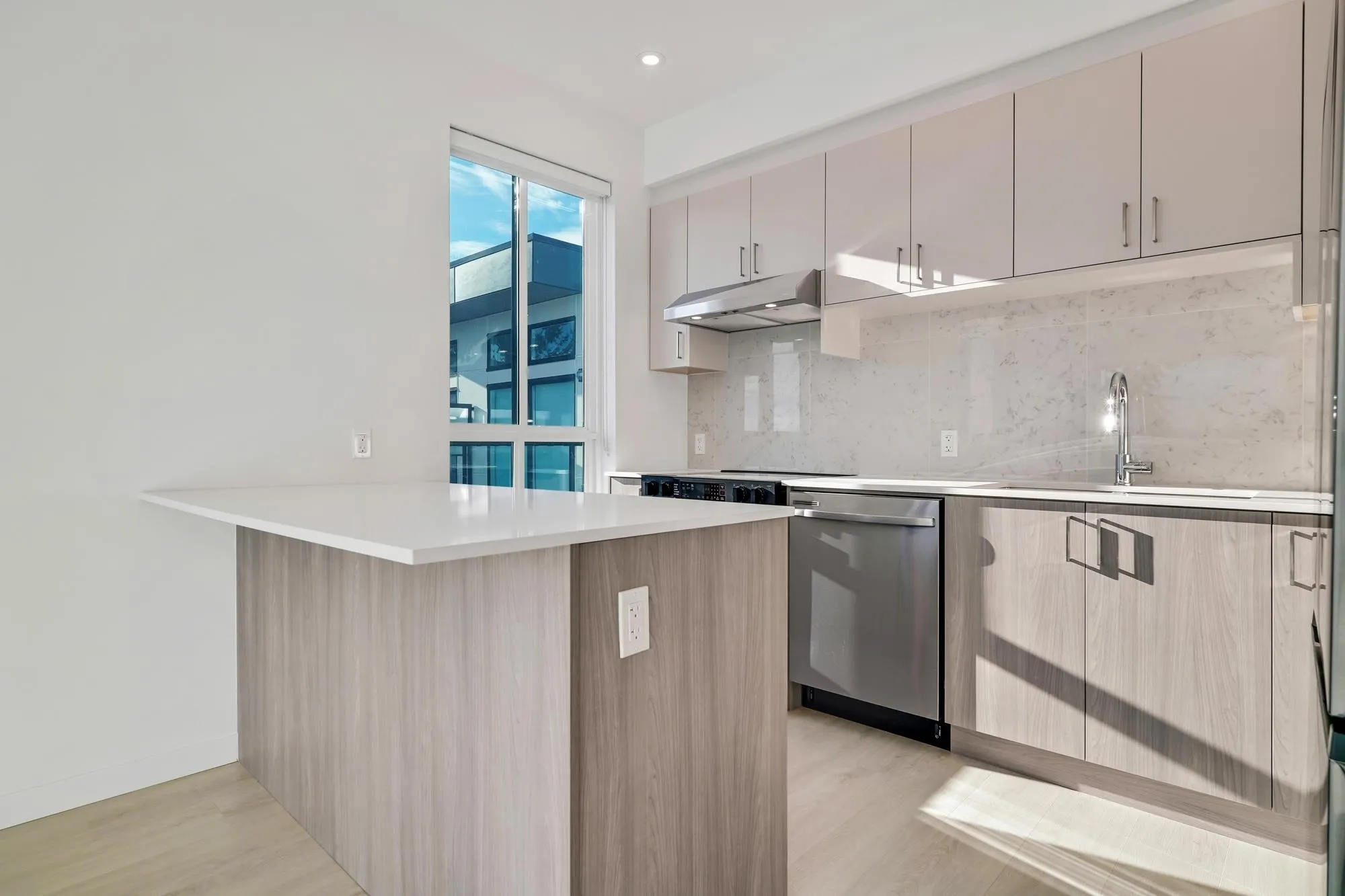 E616 13858 108 Avenue