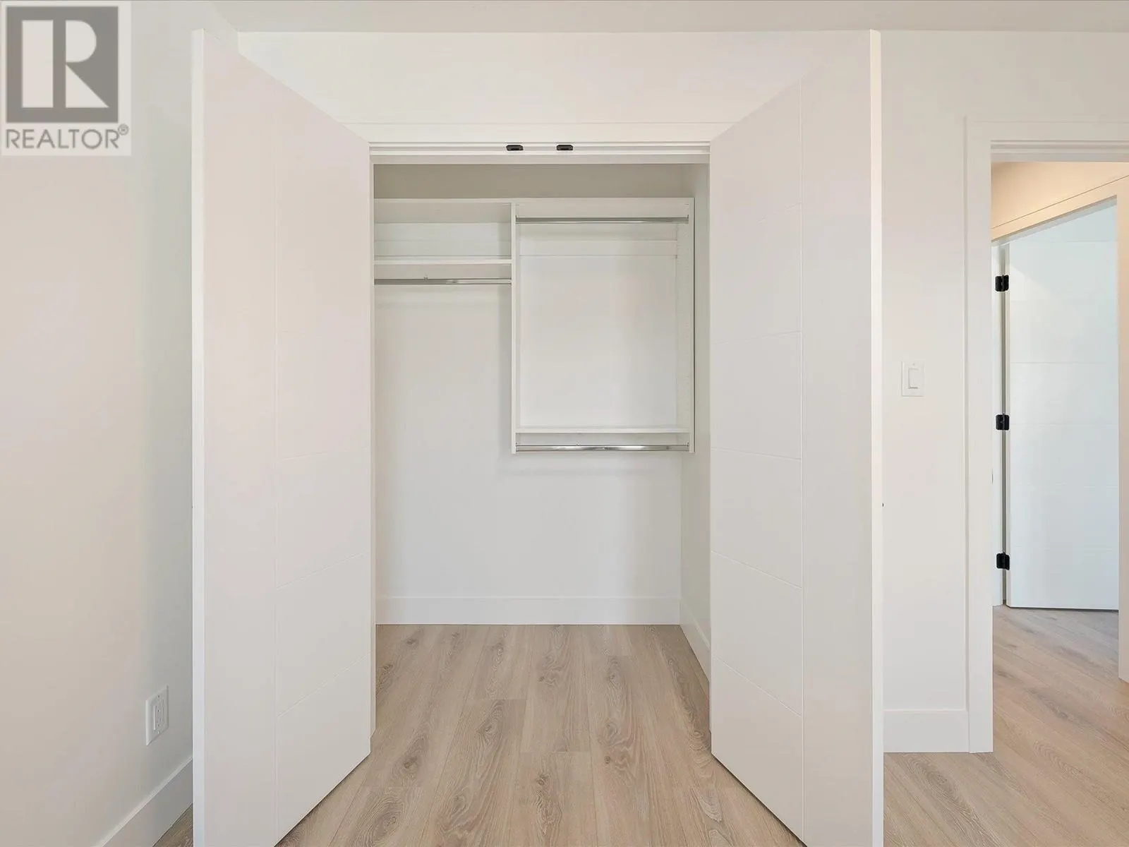 A 1007 Phare Crescent