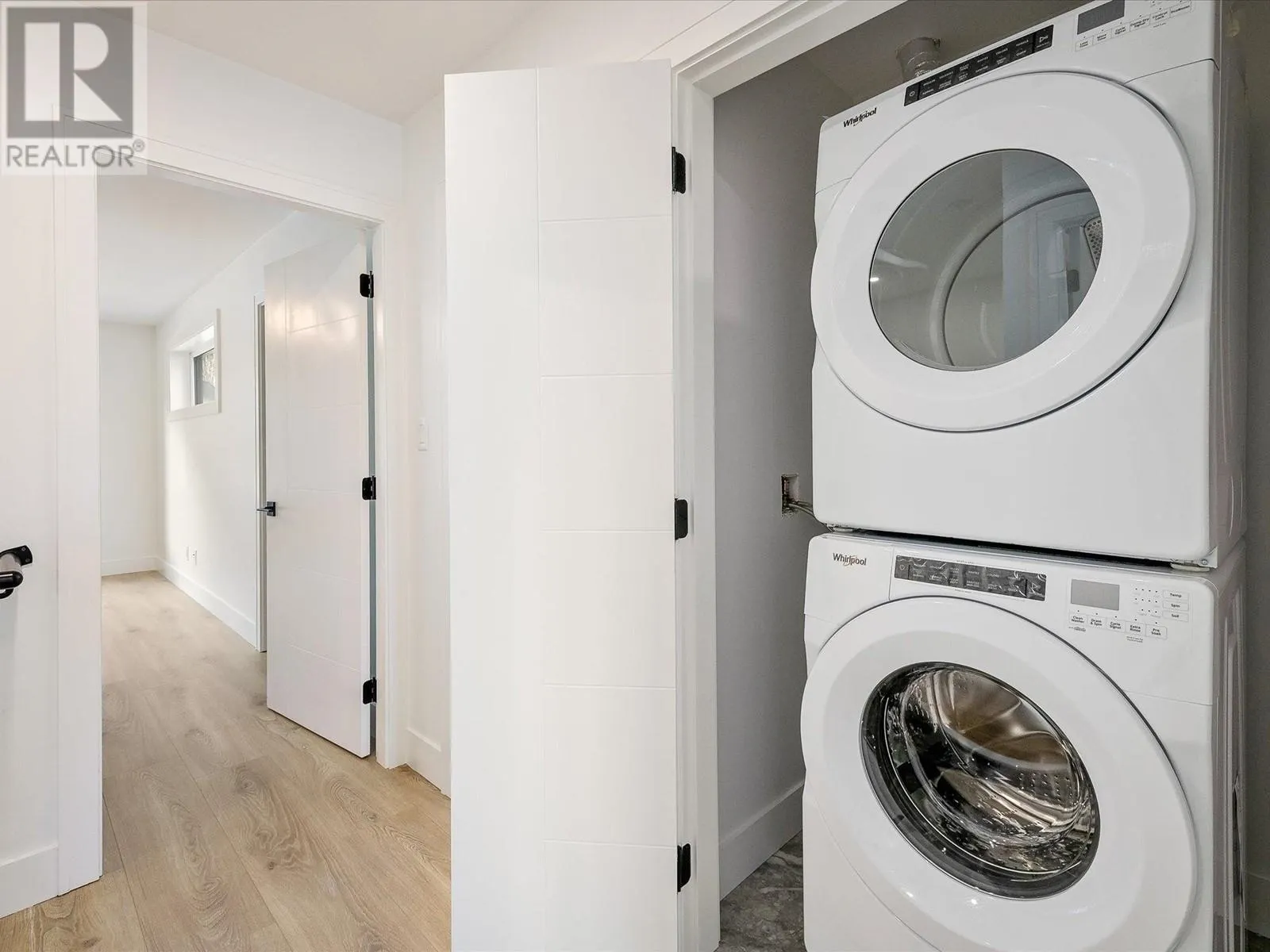 A 1007 Phare Crescent