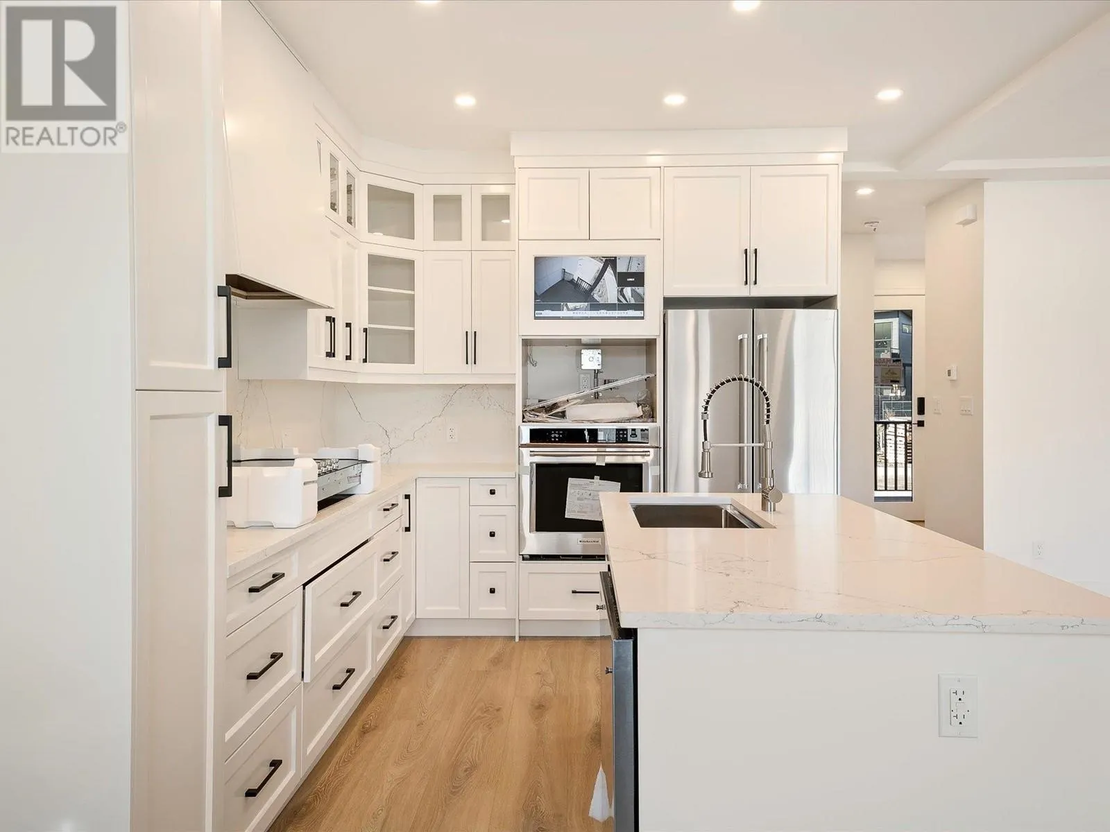 A 1007 Phare Crescent