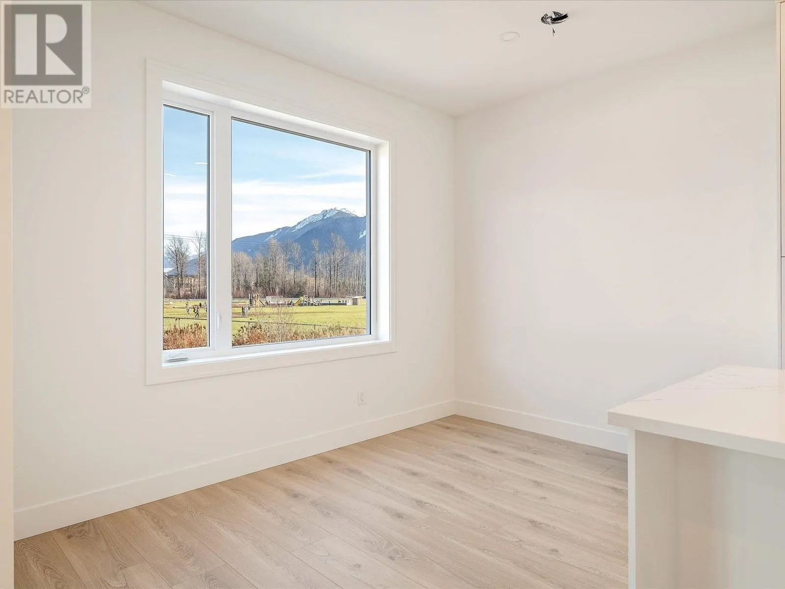 A 1007 Phare Crescent
