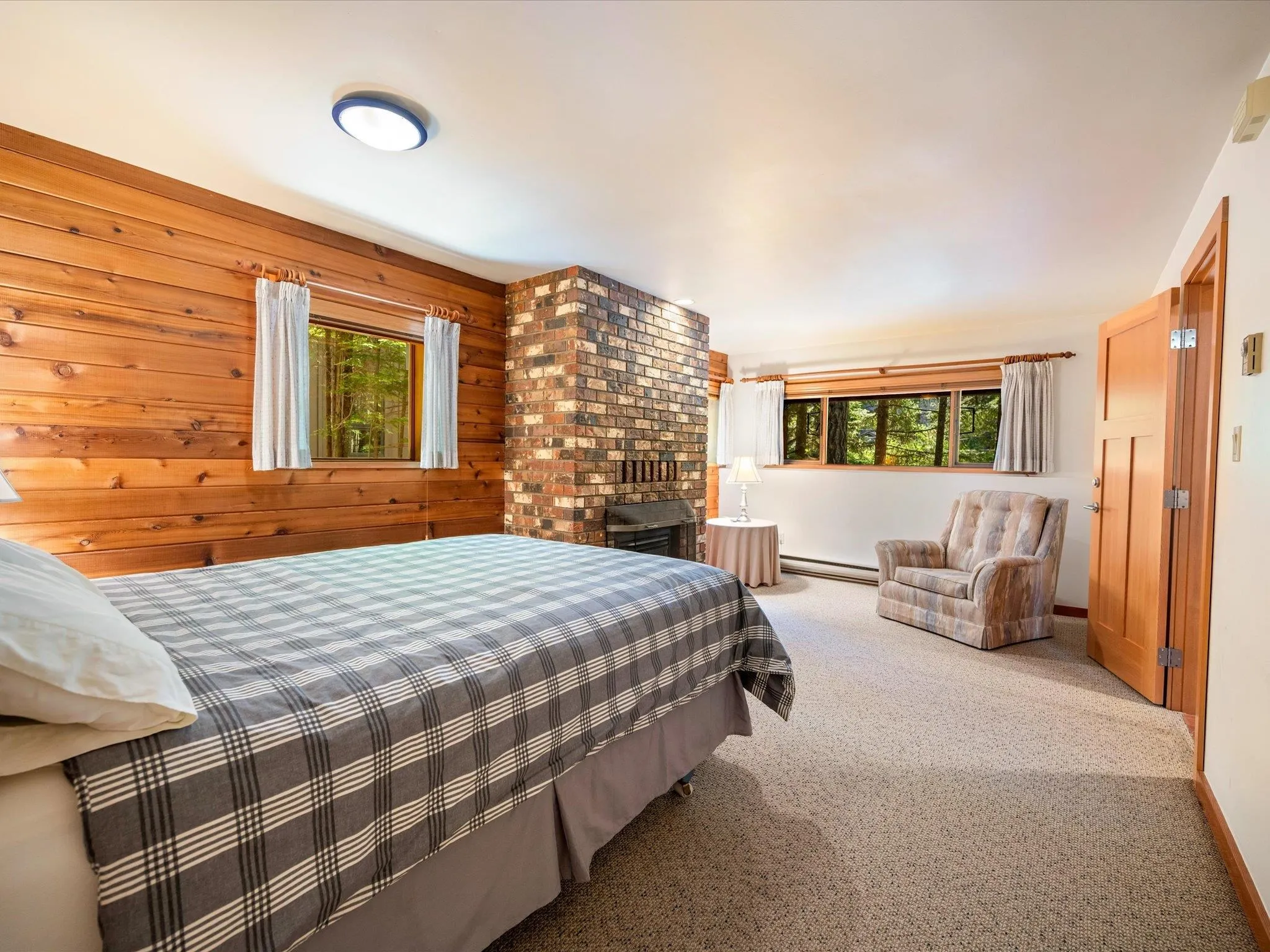 3353 Panorama Ridge