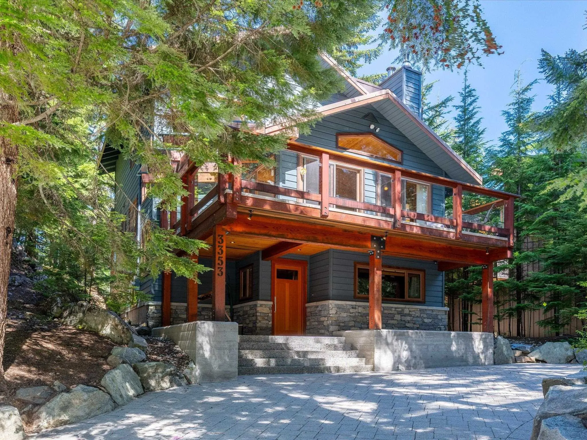 3353 Panorama Ridge