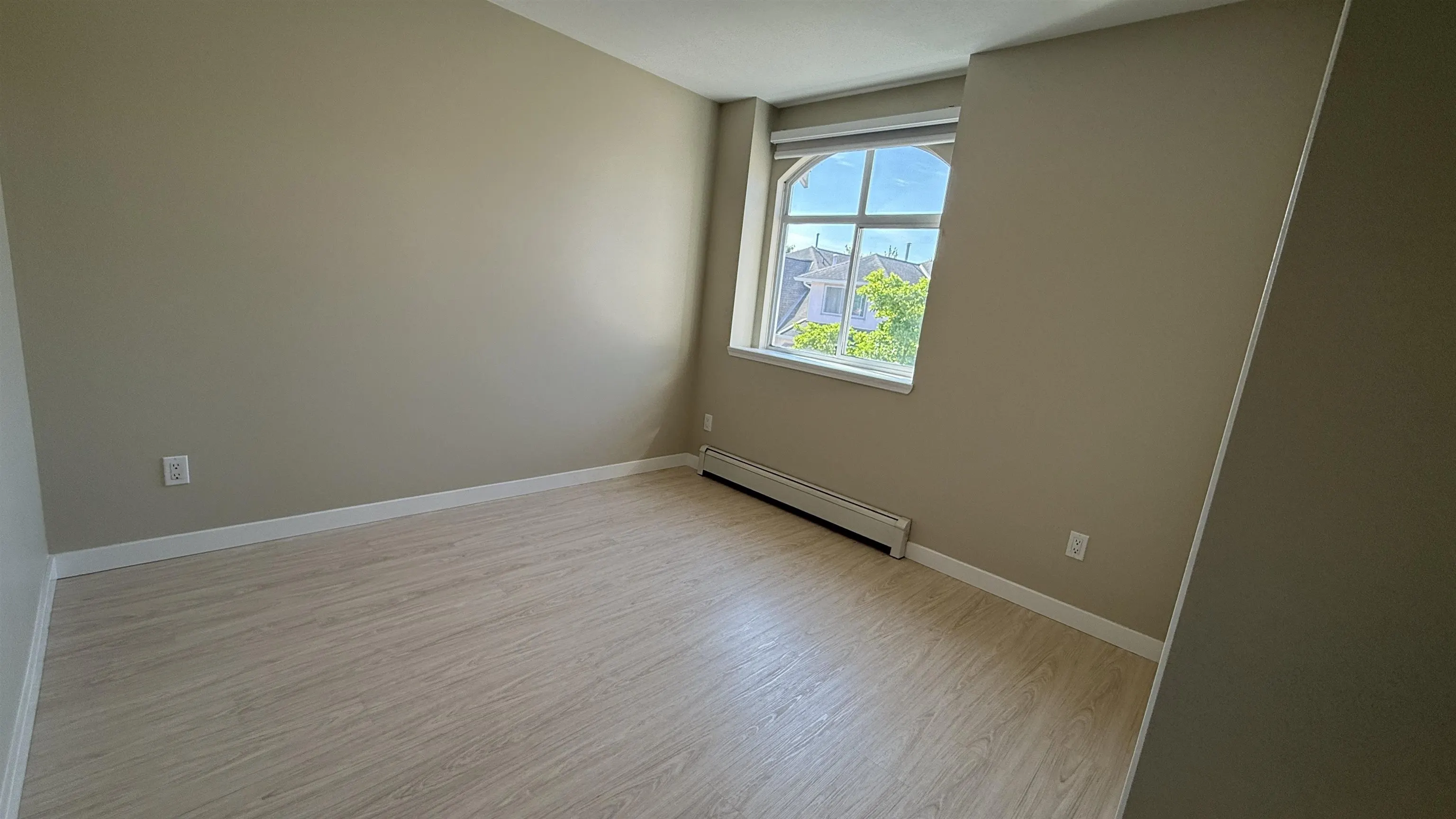 3 10000 Fisher Gate