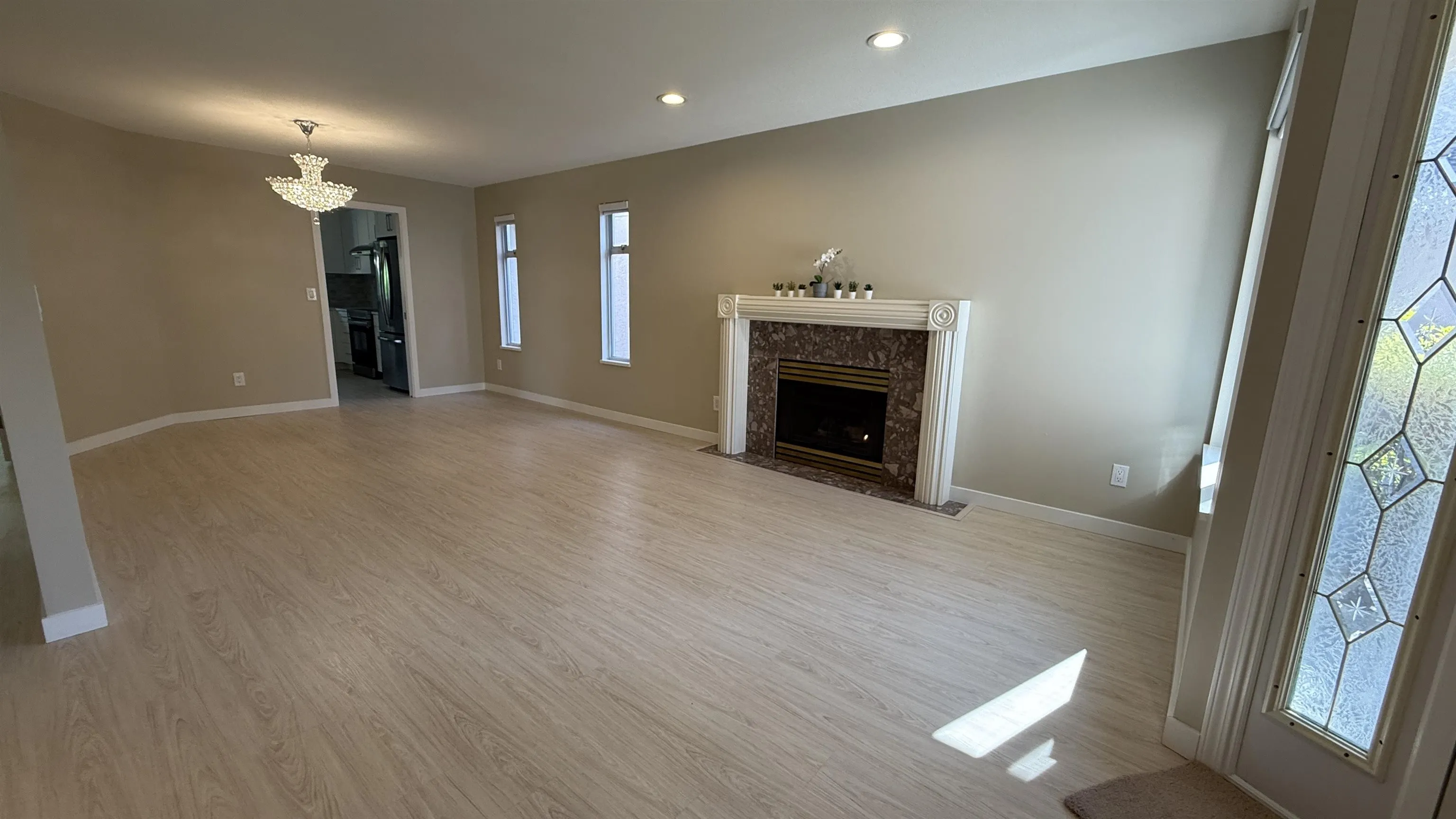 3 10000 Fisher Gate