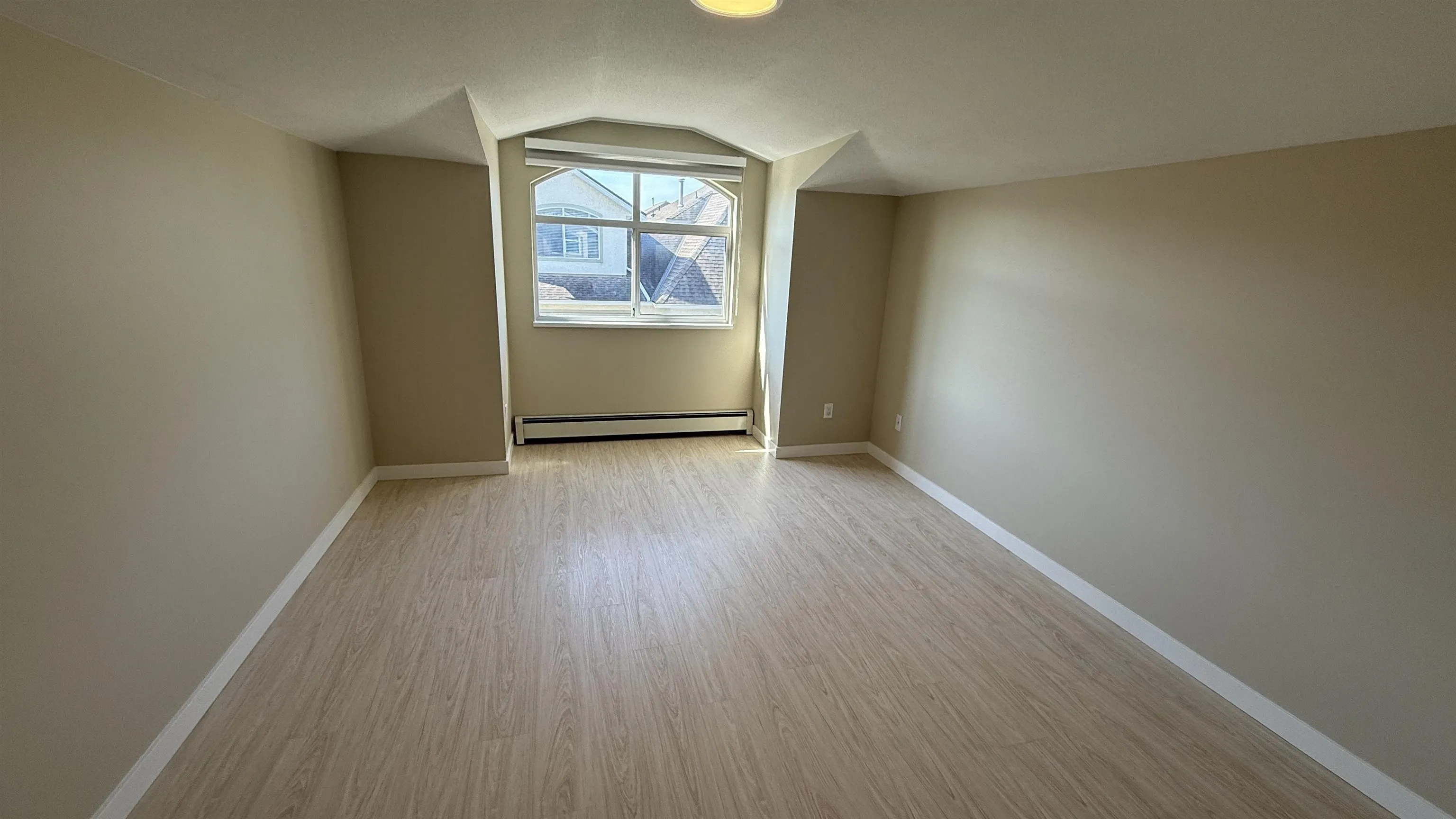 3 10000 Fisher Gate