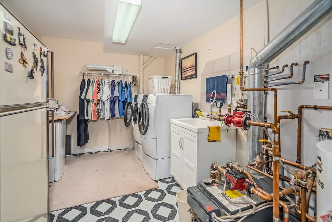 70 31406 Upper Maclure Road
