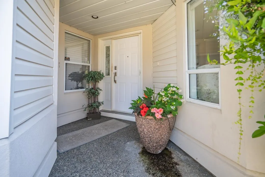 70 31406 Upper Maclure Road