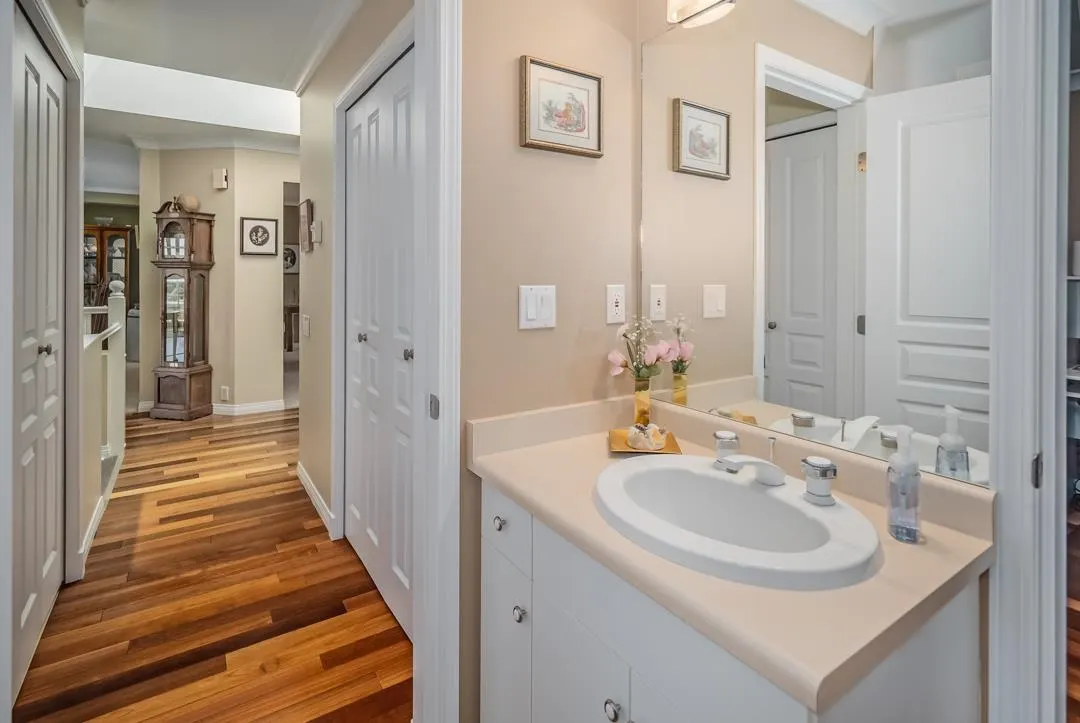 70 31406 Upper Maclure Road