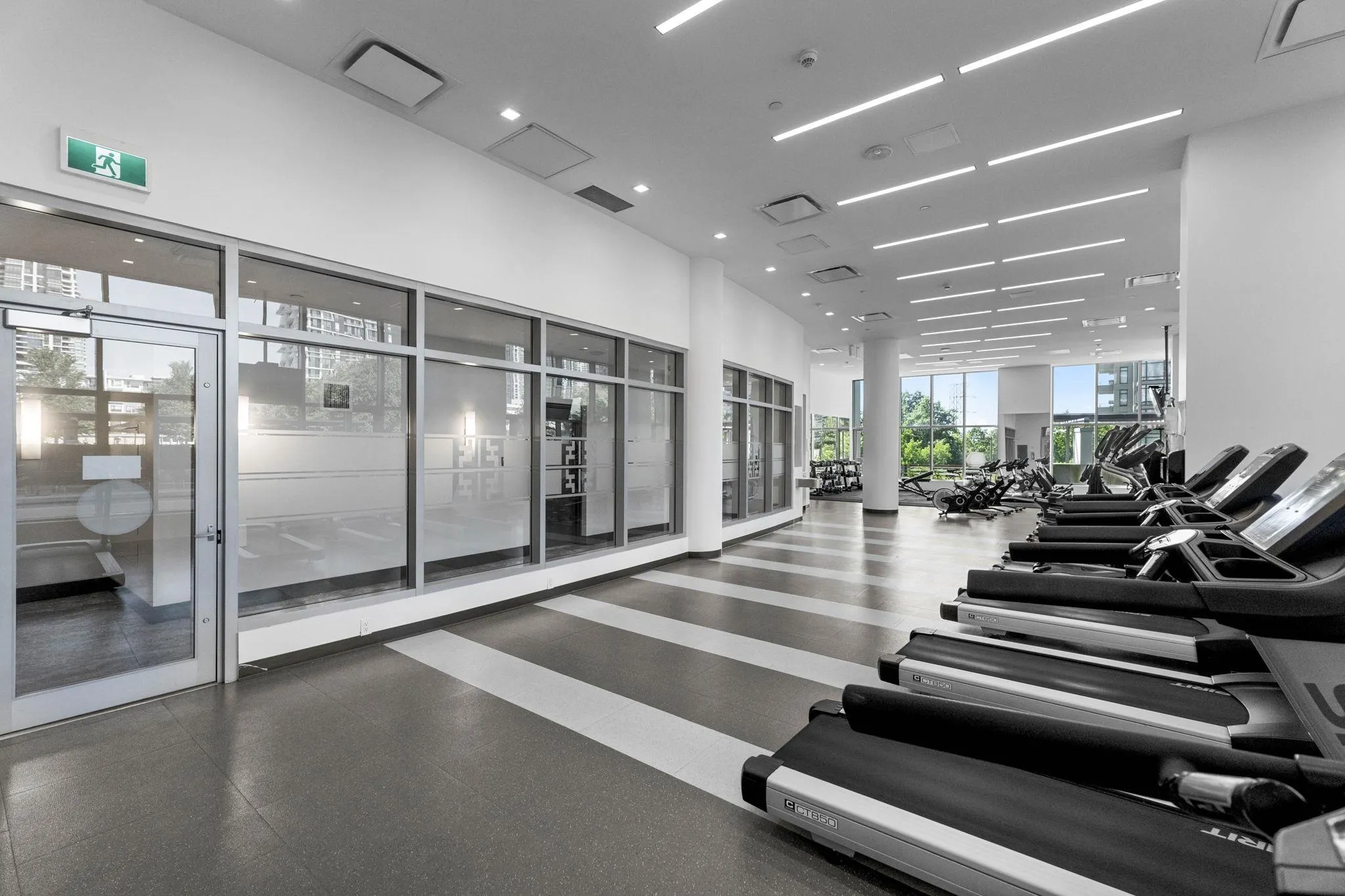 1607 2388 Madison Avenue