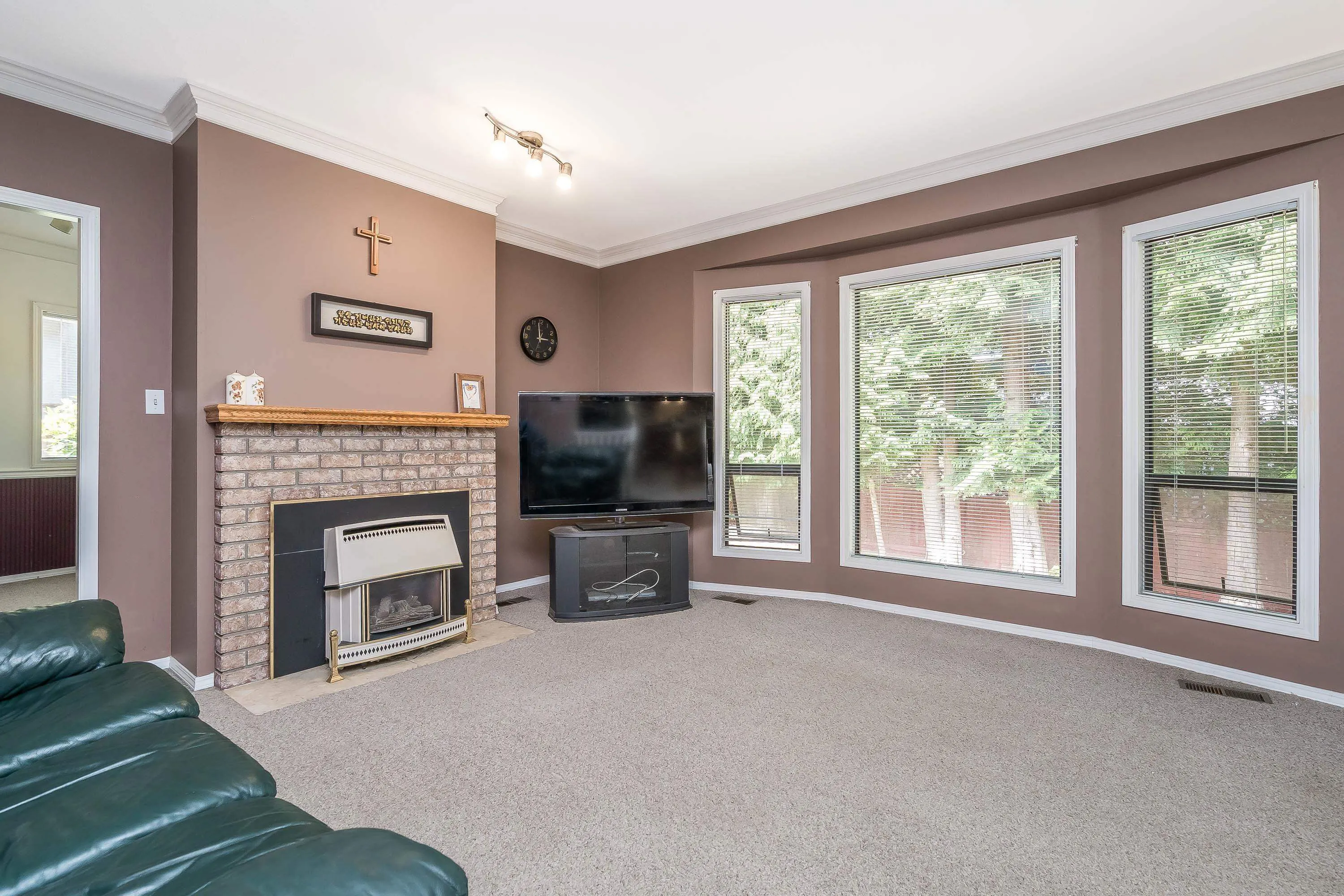 16675 Mapletree Close