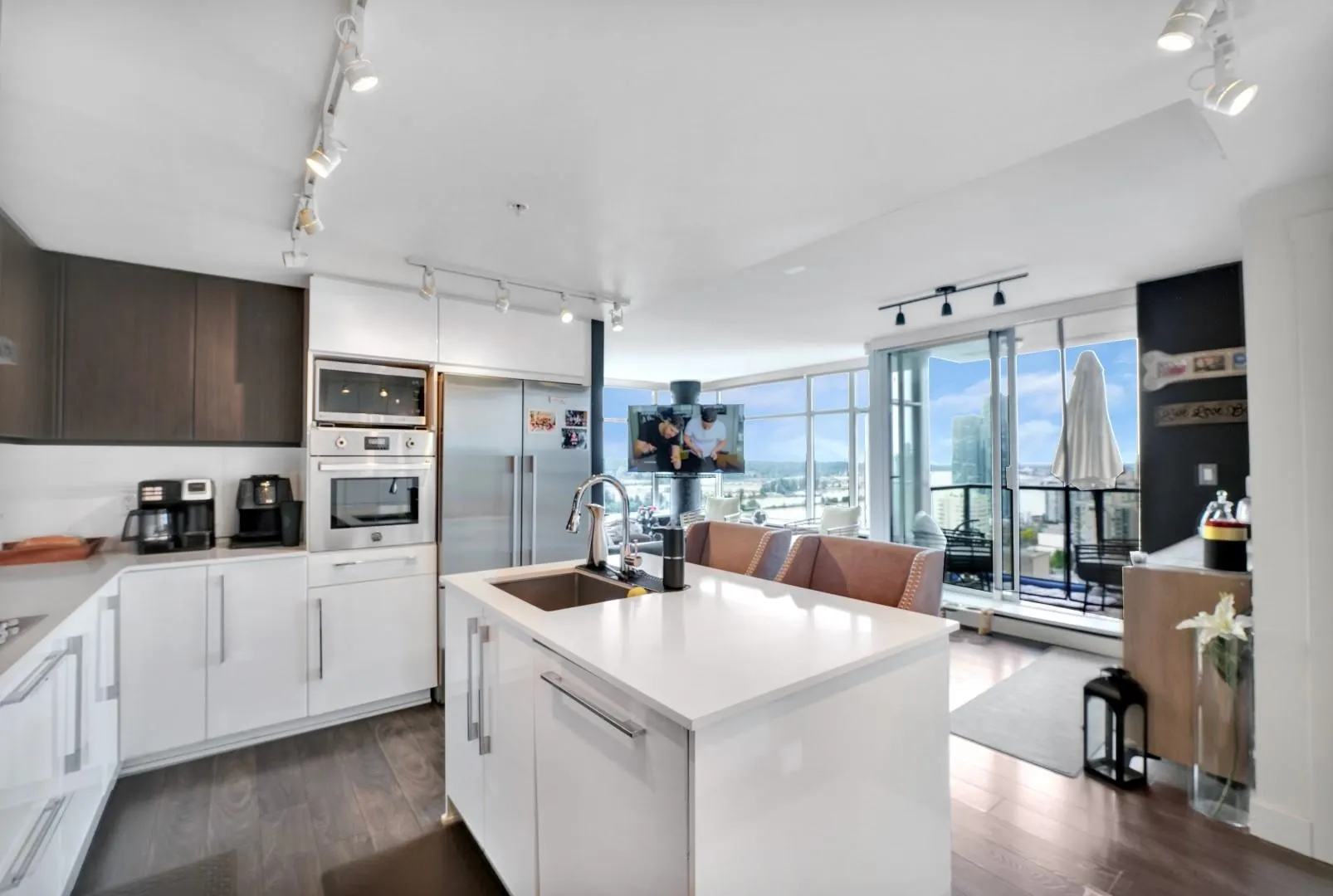 1604 188 Agnes Street