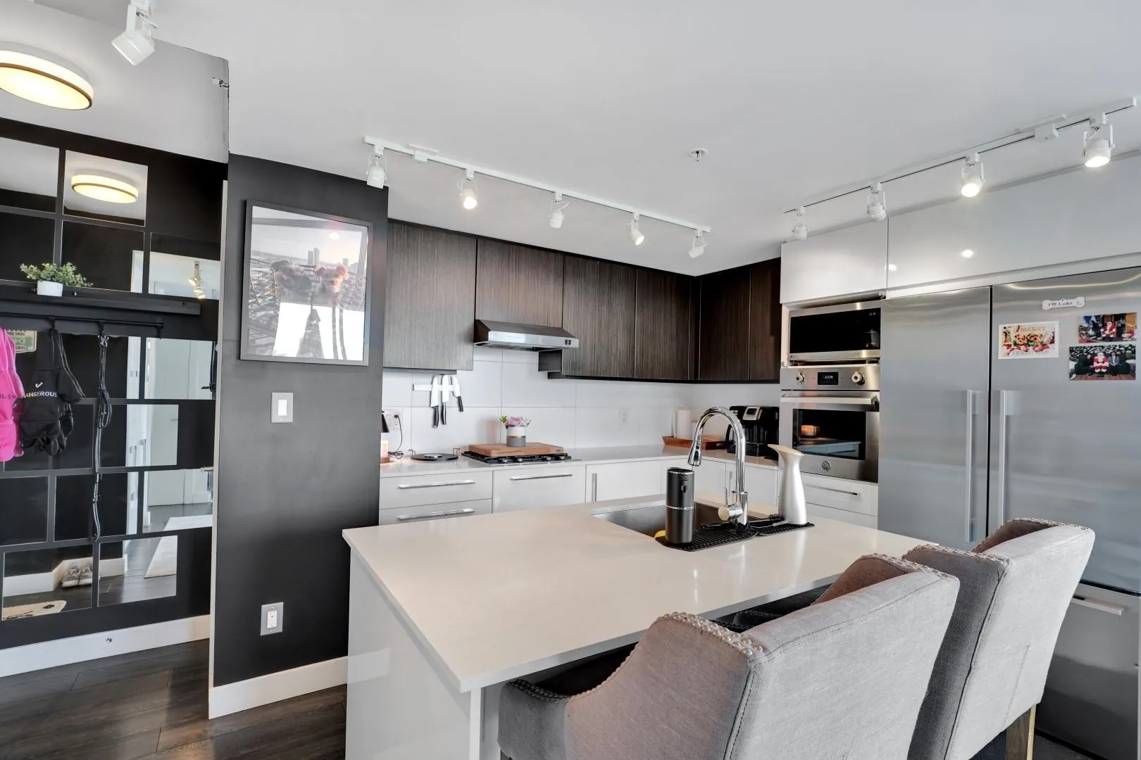 1604 188 Agnes Street