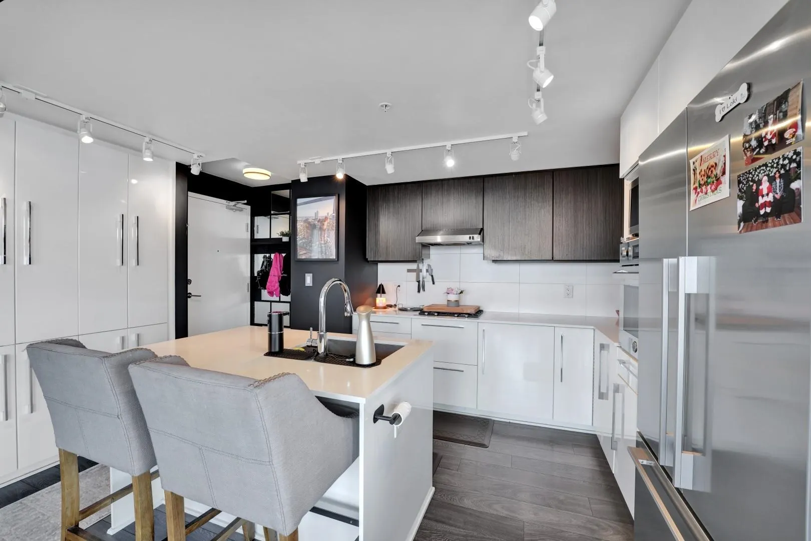1604 188 Agnes Street