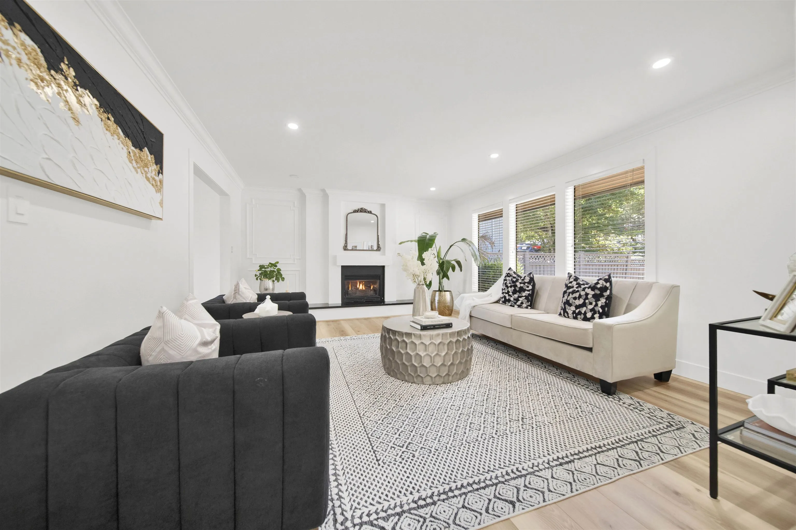 11473 Royal Crescent