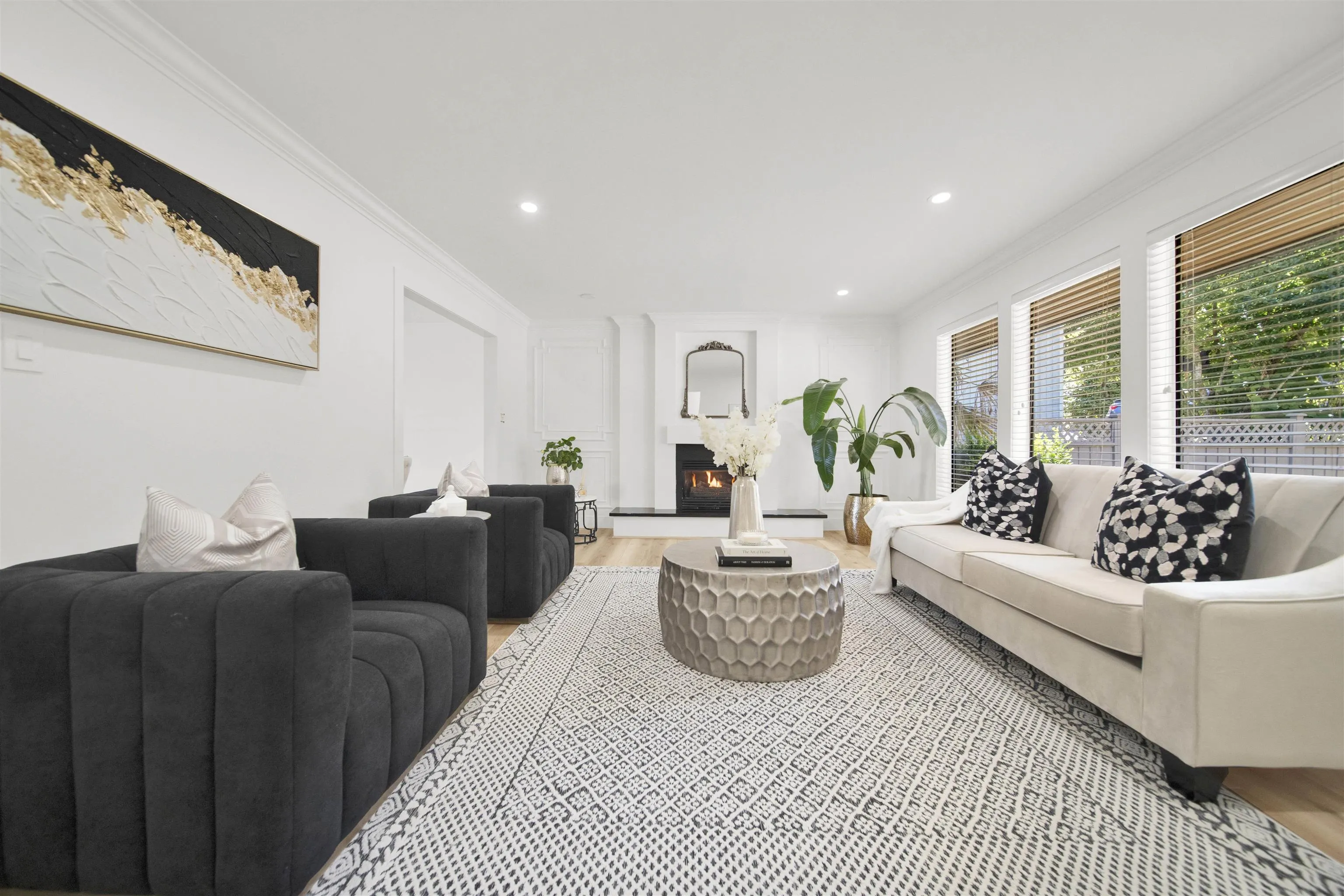 11473 Royal Crescent