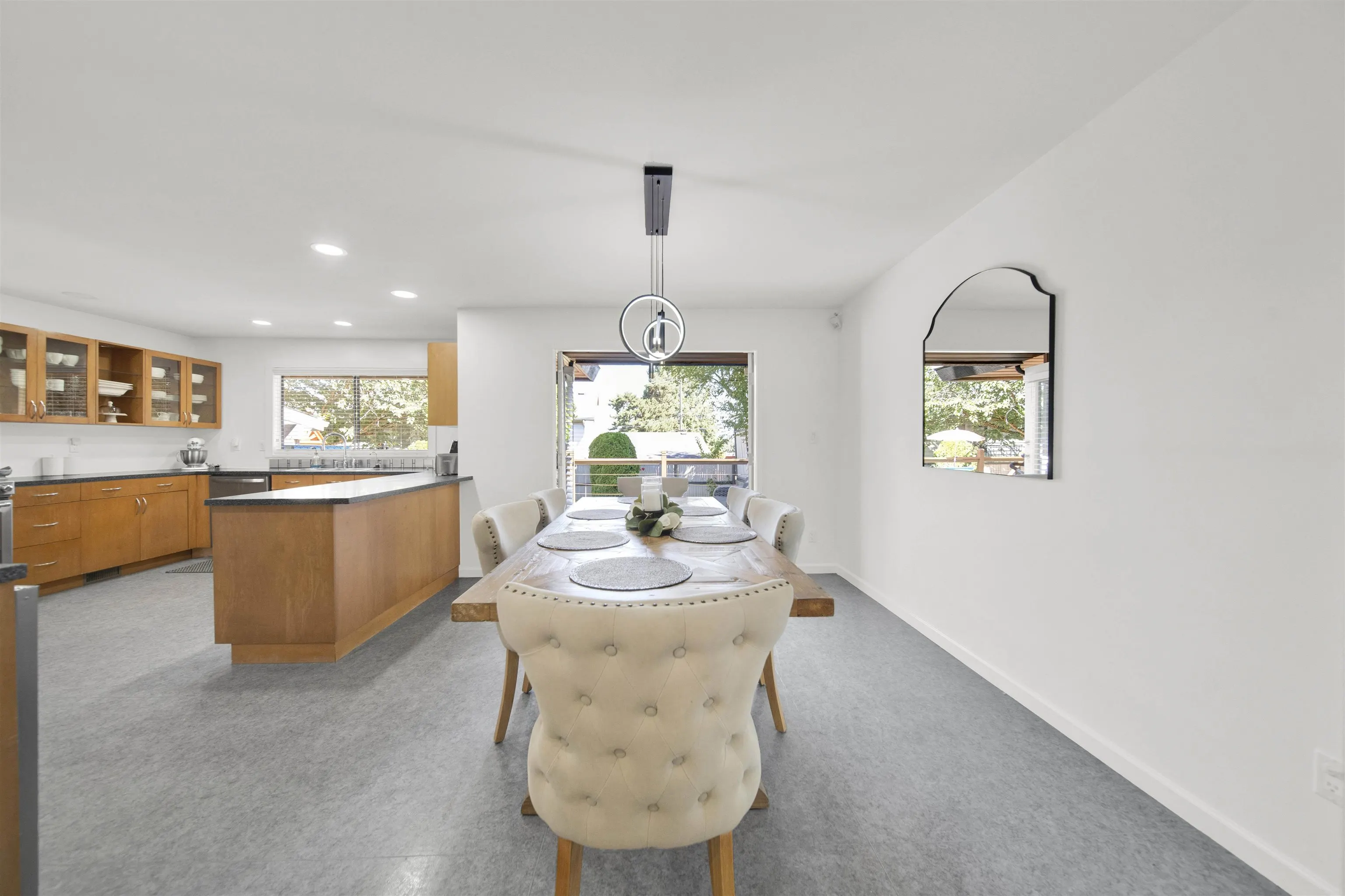 11473 Royal Crescent