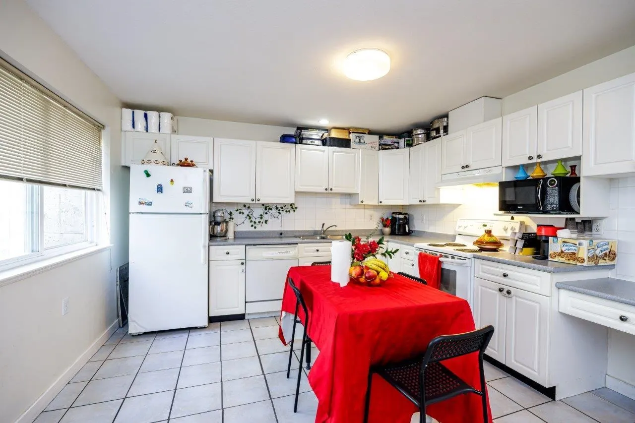 1224 E 14th Street