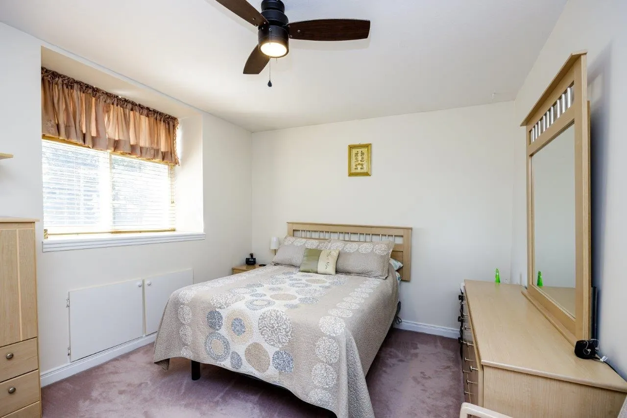 1224 E 14th Street