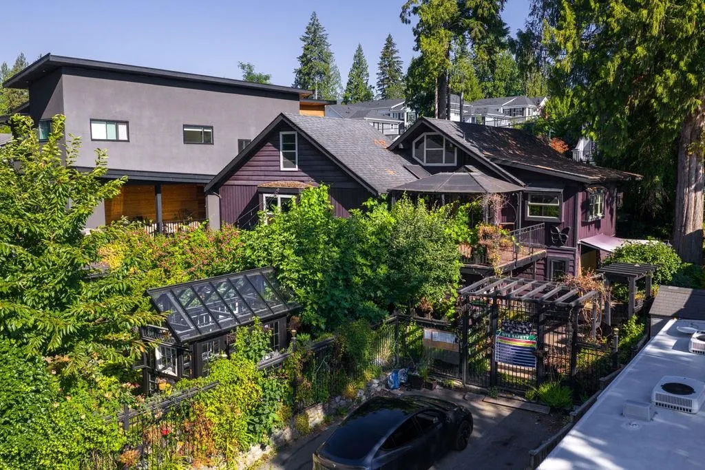 840 Victoria Drive