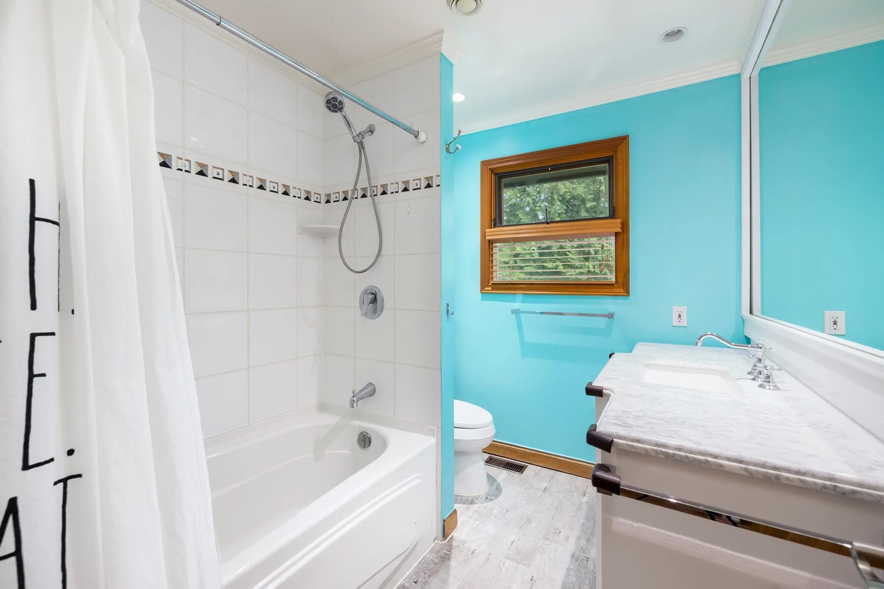 1561 Merlynn Crescent