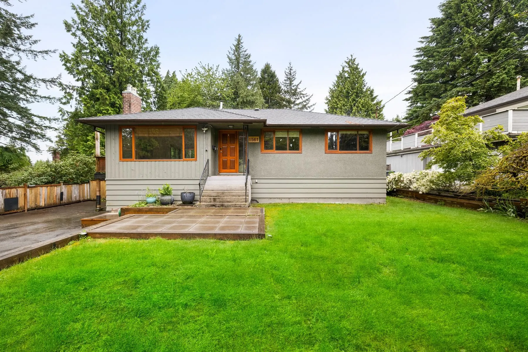 1561 Merlynn Crescent