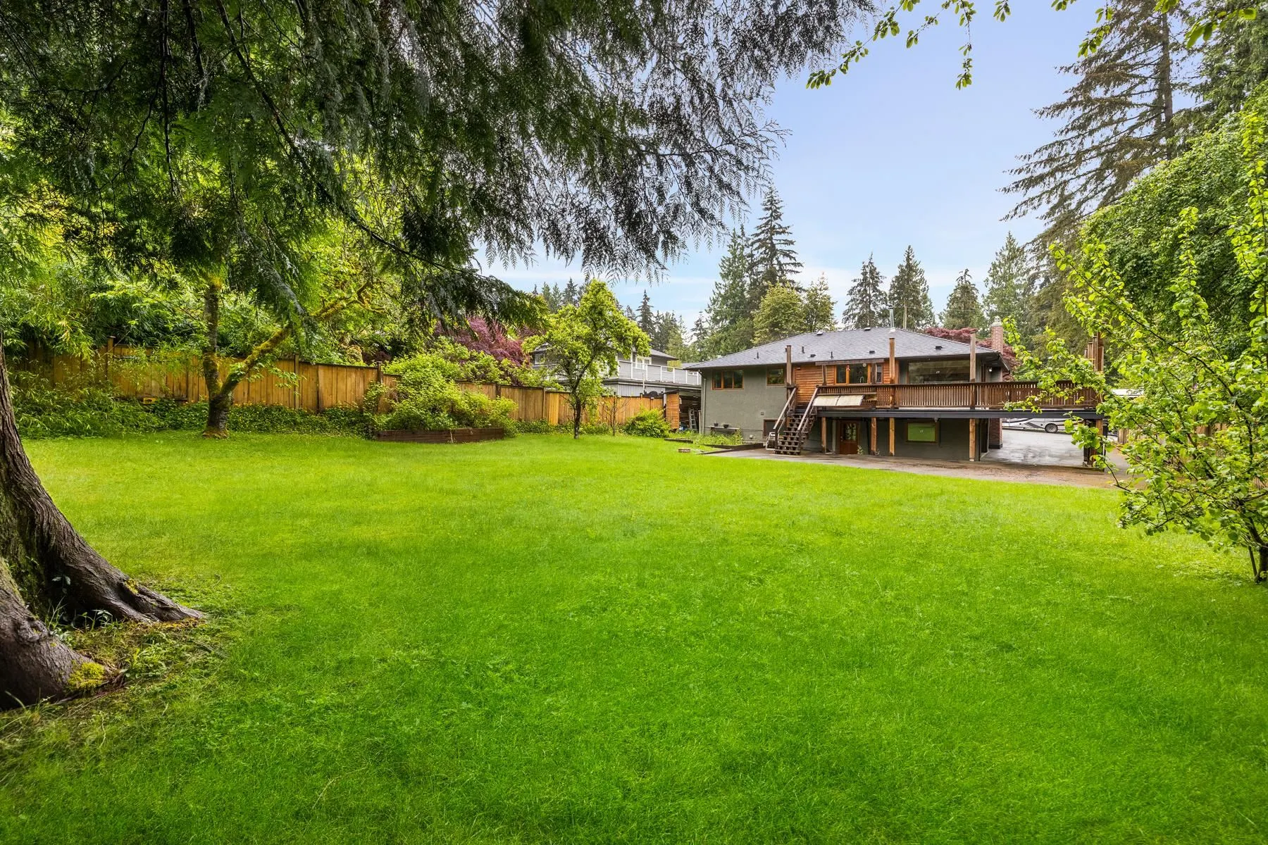 1561 Merlynn Crescent
