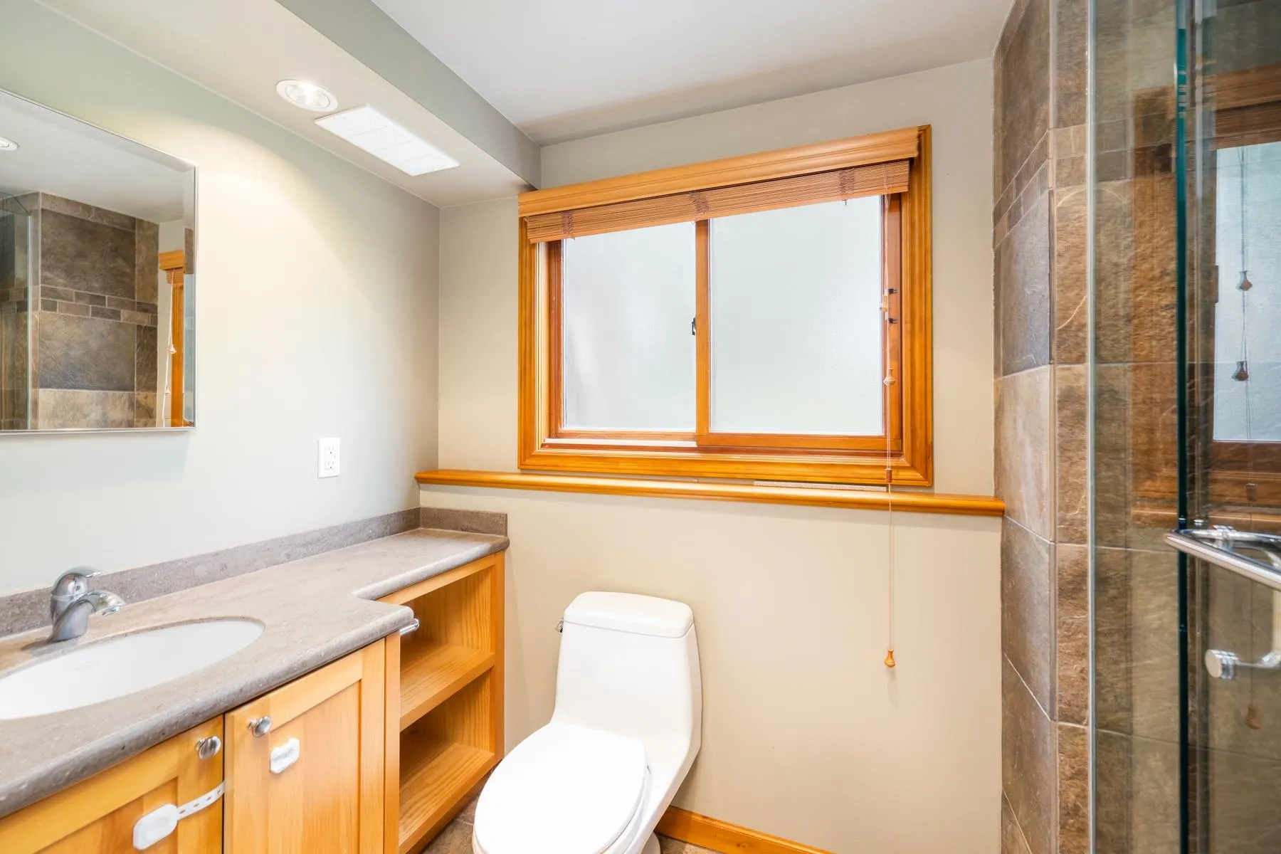1561 Merlynn Crescent