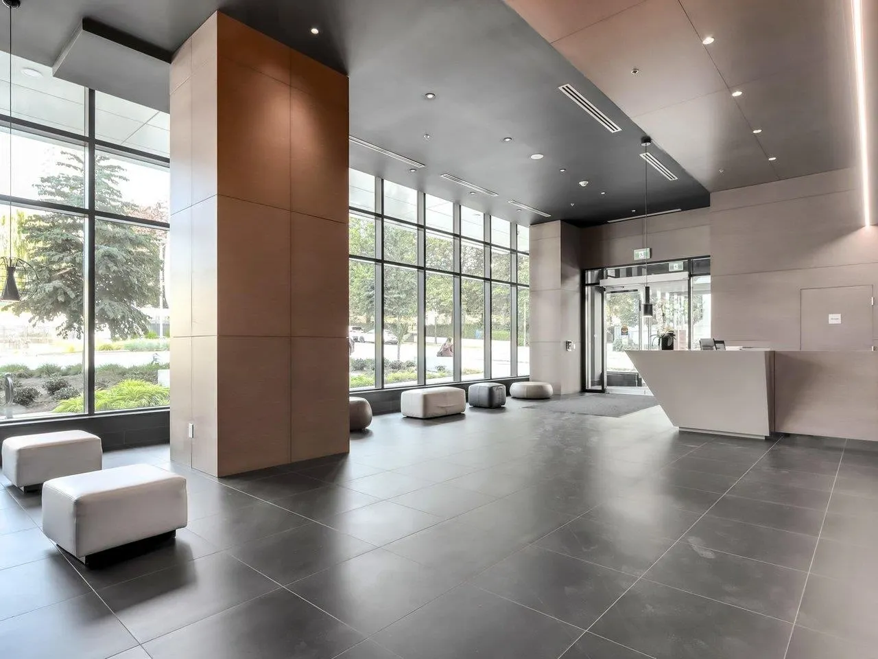 3804 2181 Madison Avenue