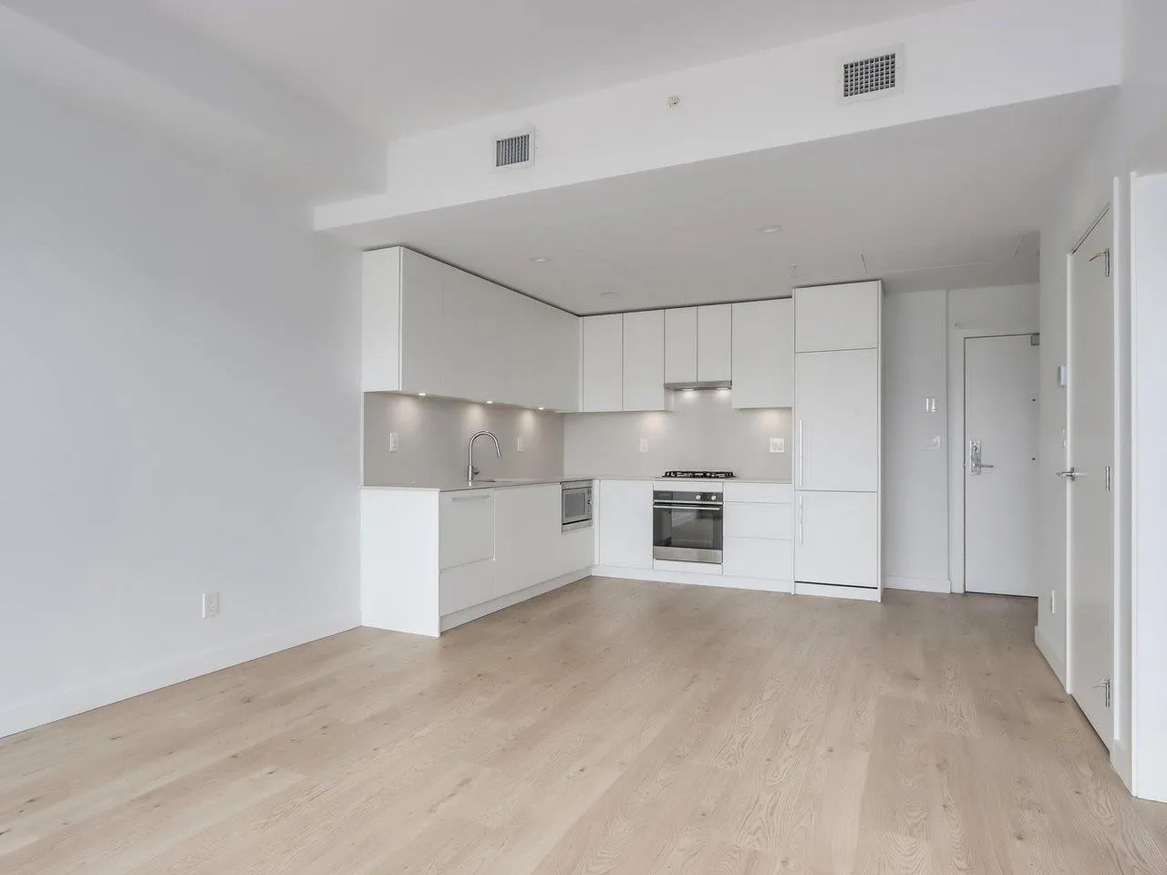 3804 2181 Madison Avenue