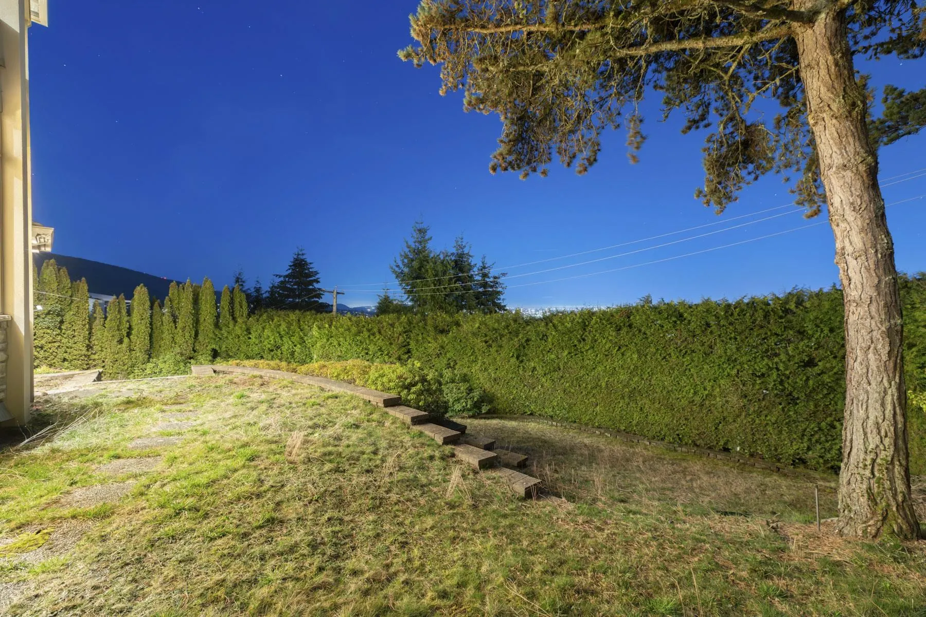 1128 Crestline Road