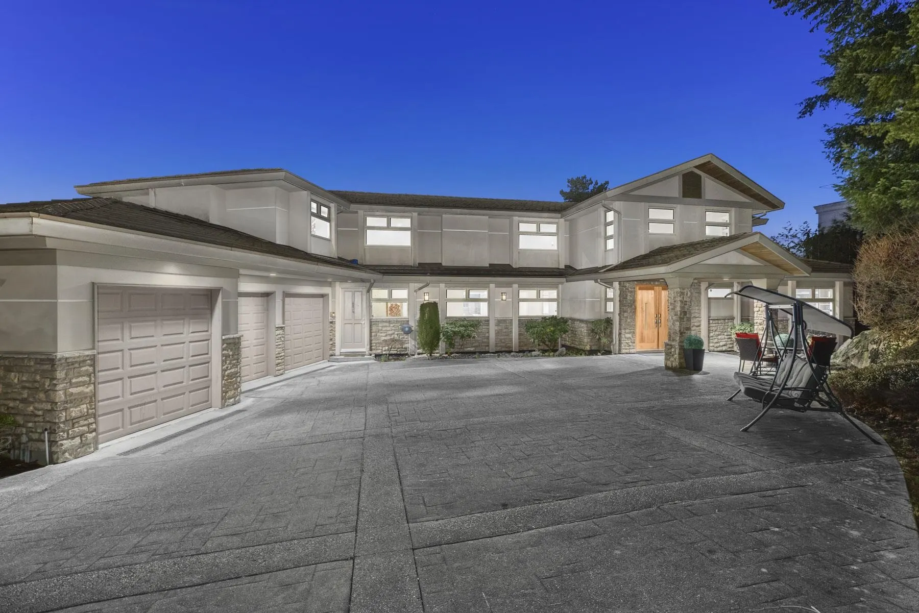 1128 Crestline Road
