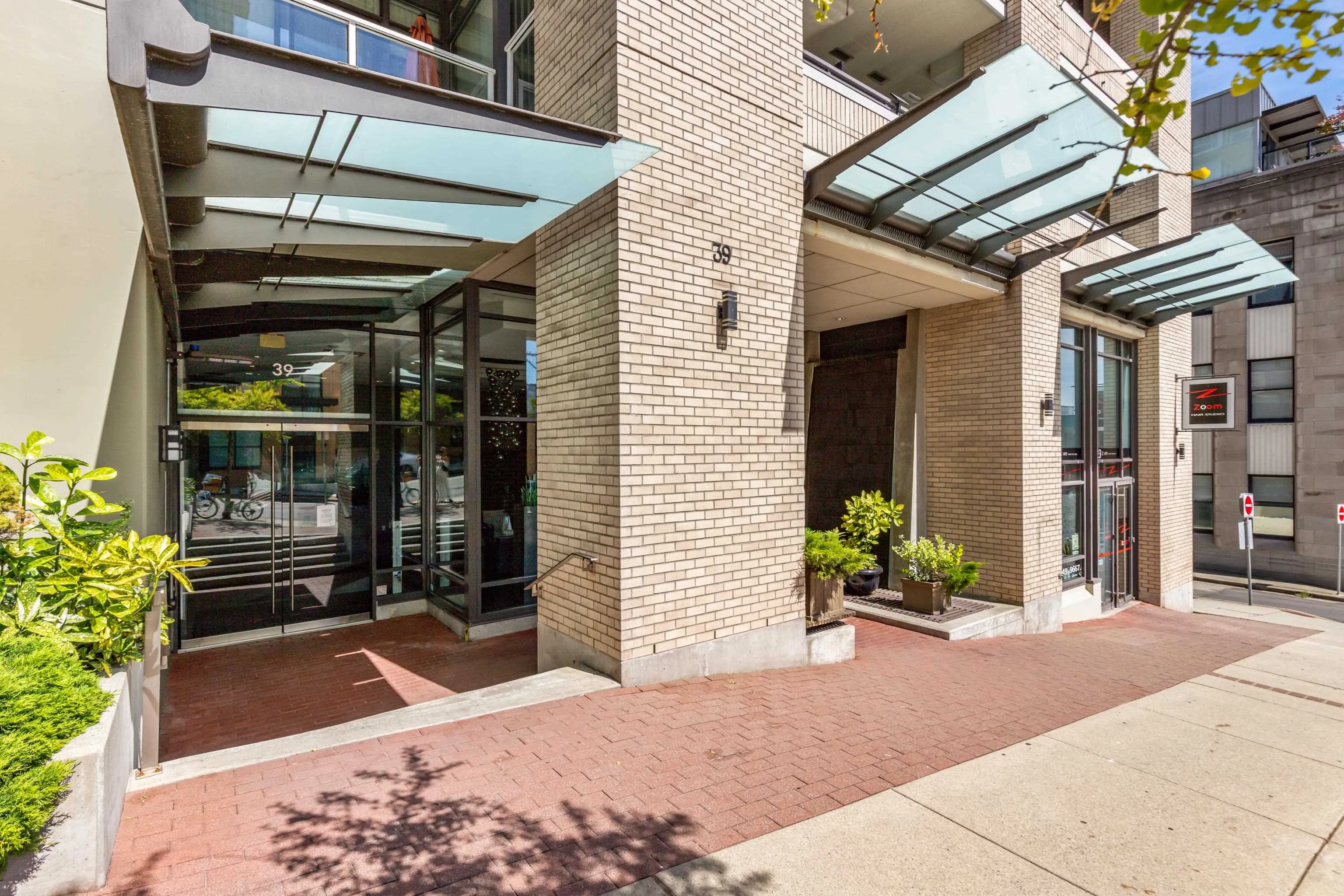 1405 39 Sixth Street