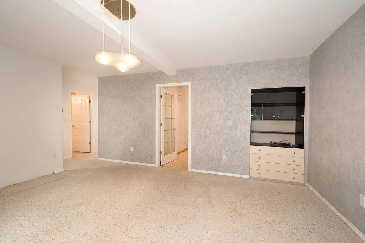 937 Westmount Drive