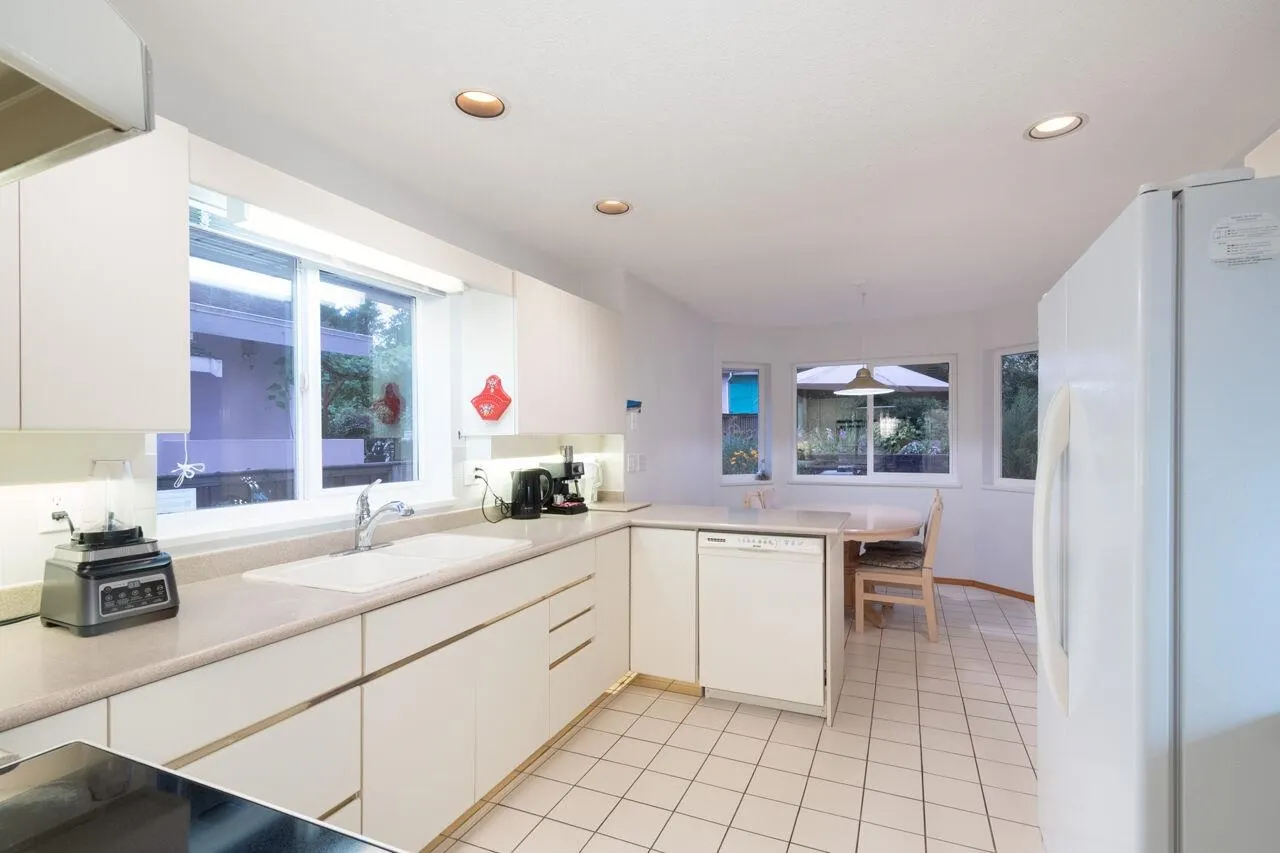 937 Westmount Drive