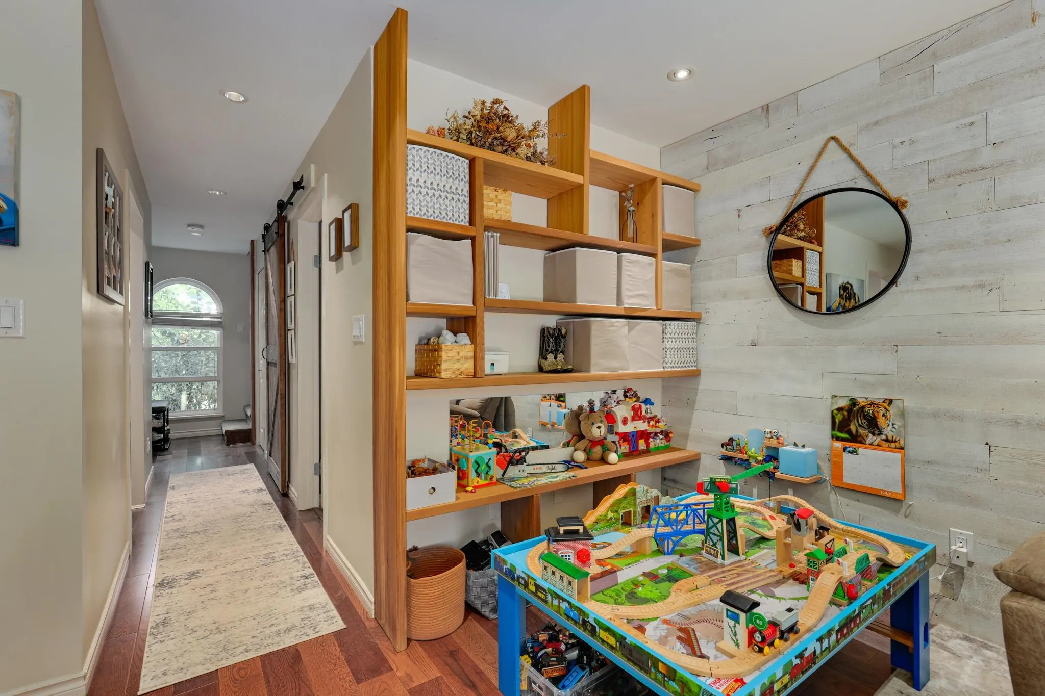 3 900 W 17th Street