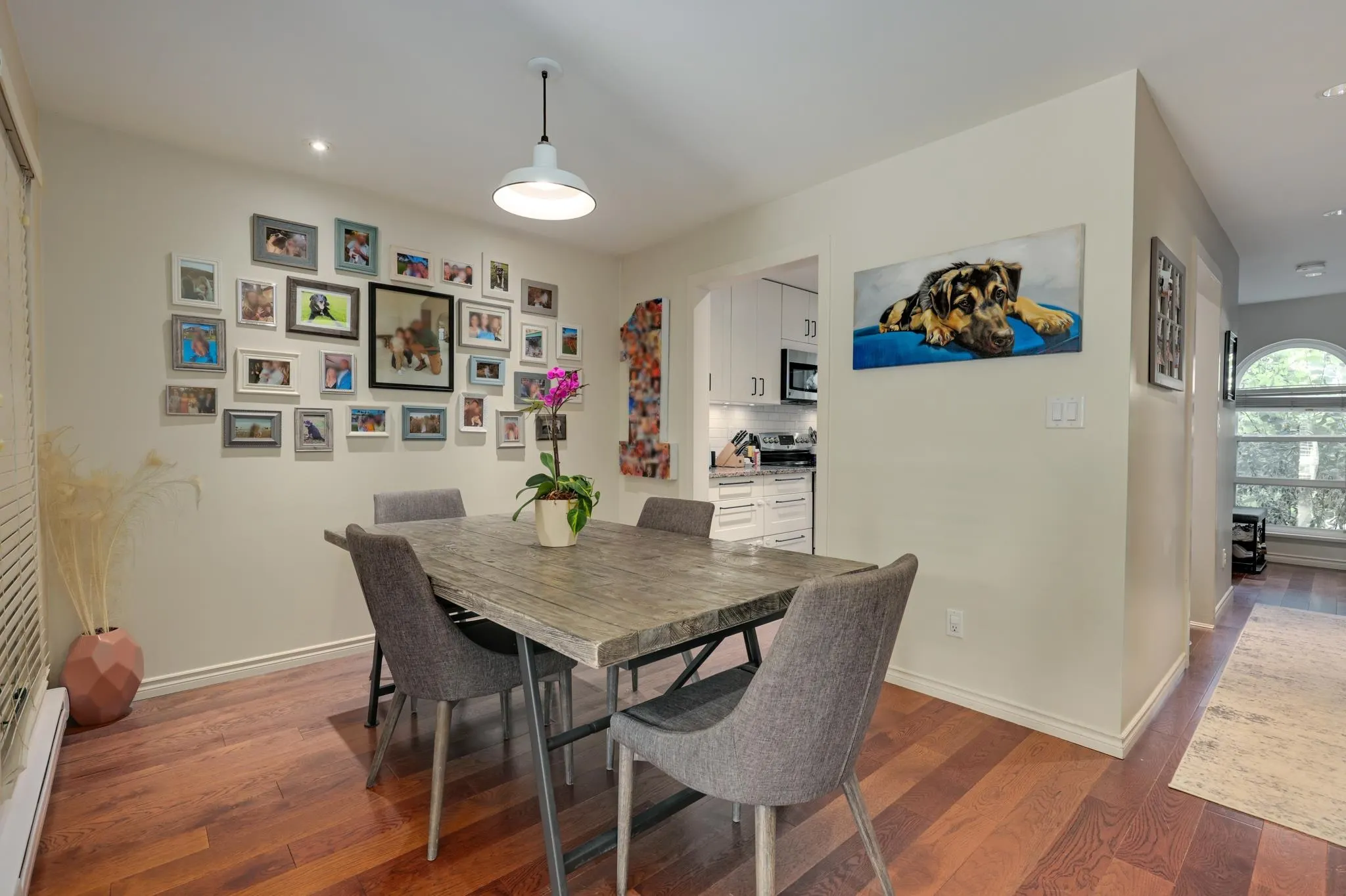 3 900 W 17th Street