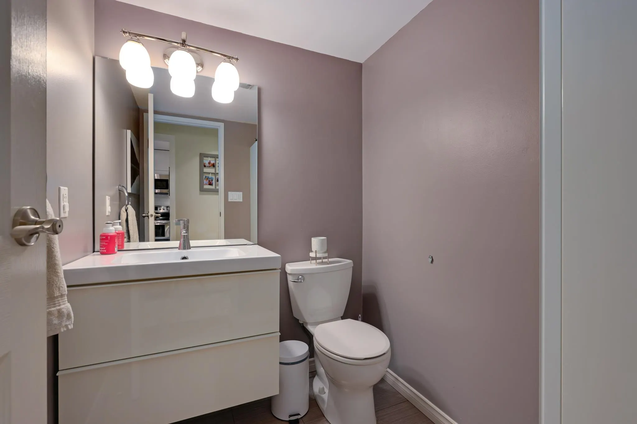 3 900 W 17th Street
