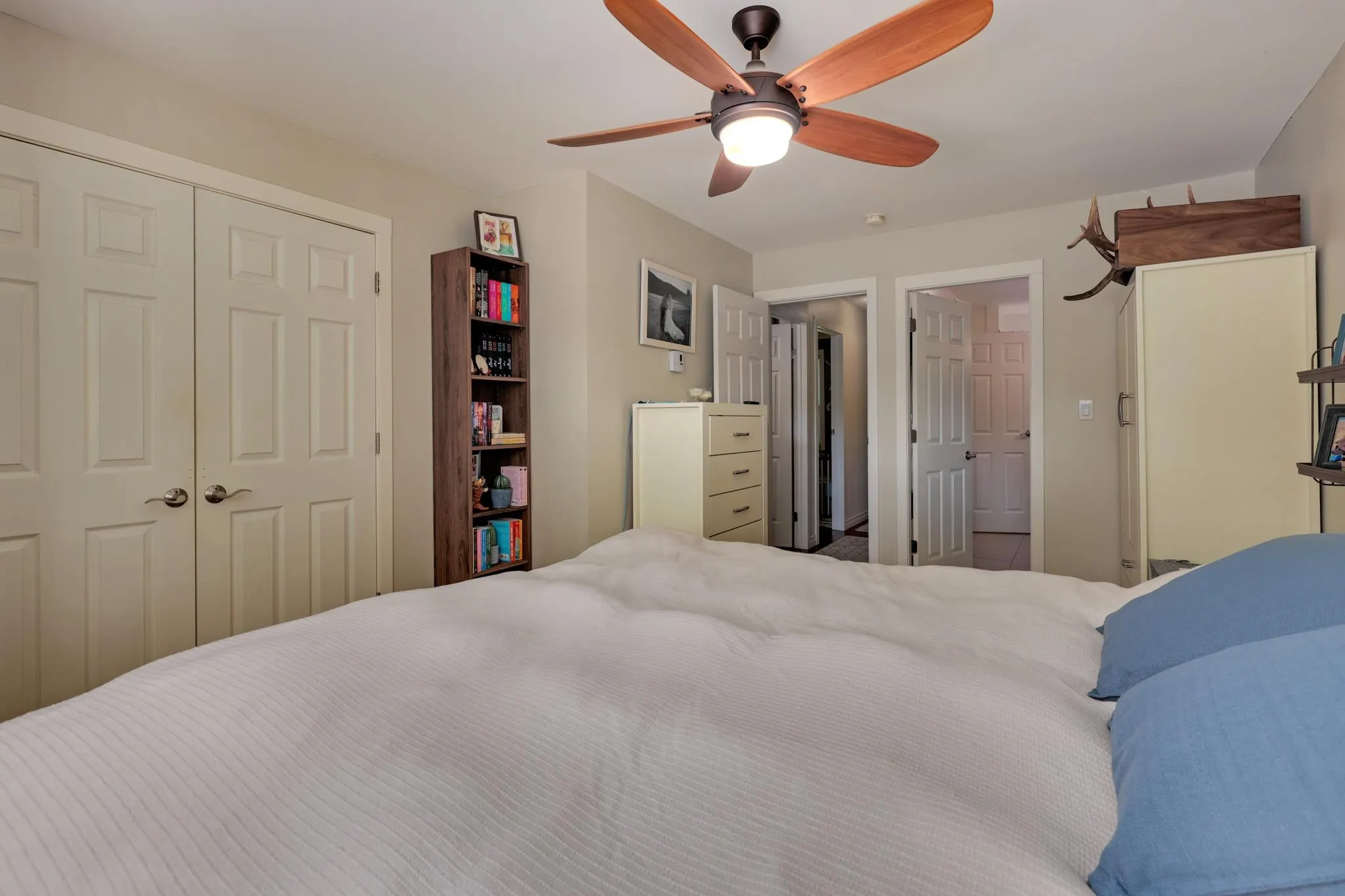 3 900 W 17th Street
